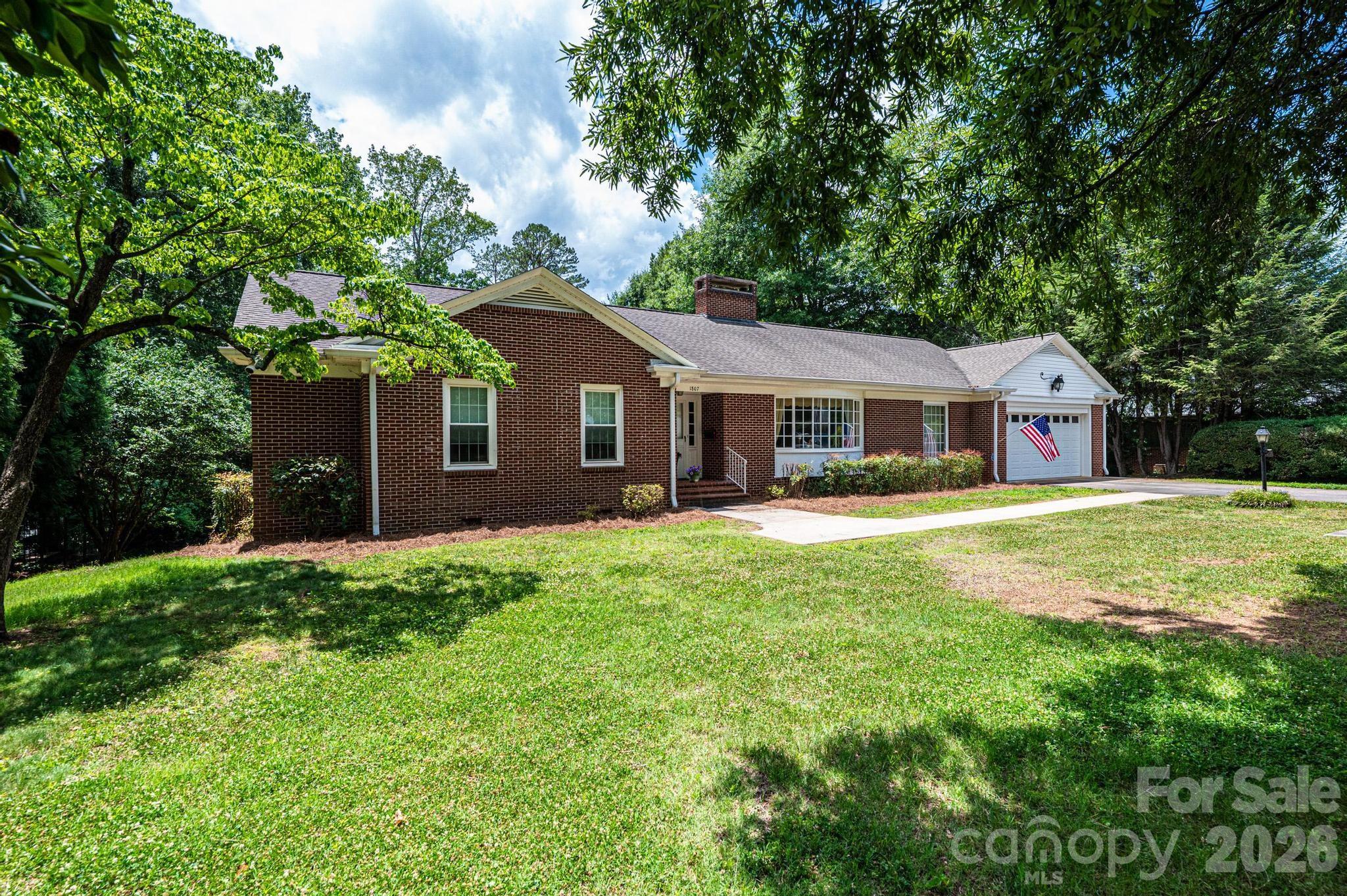 1807 5th Street Property Photo 1