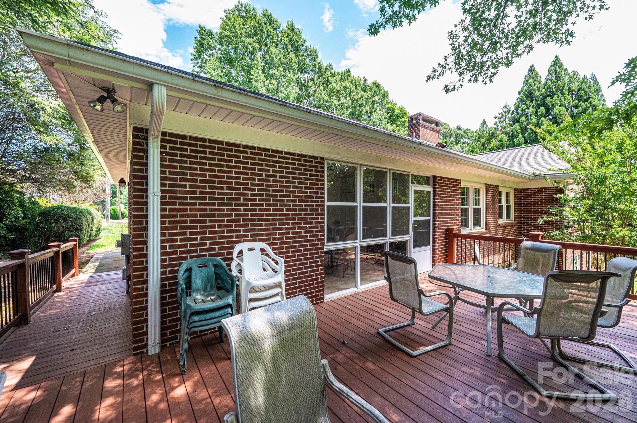 1807 5th Street Property Photo 9