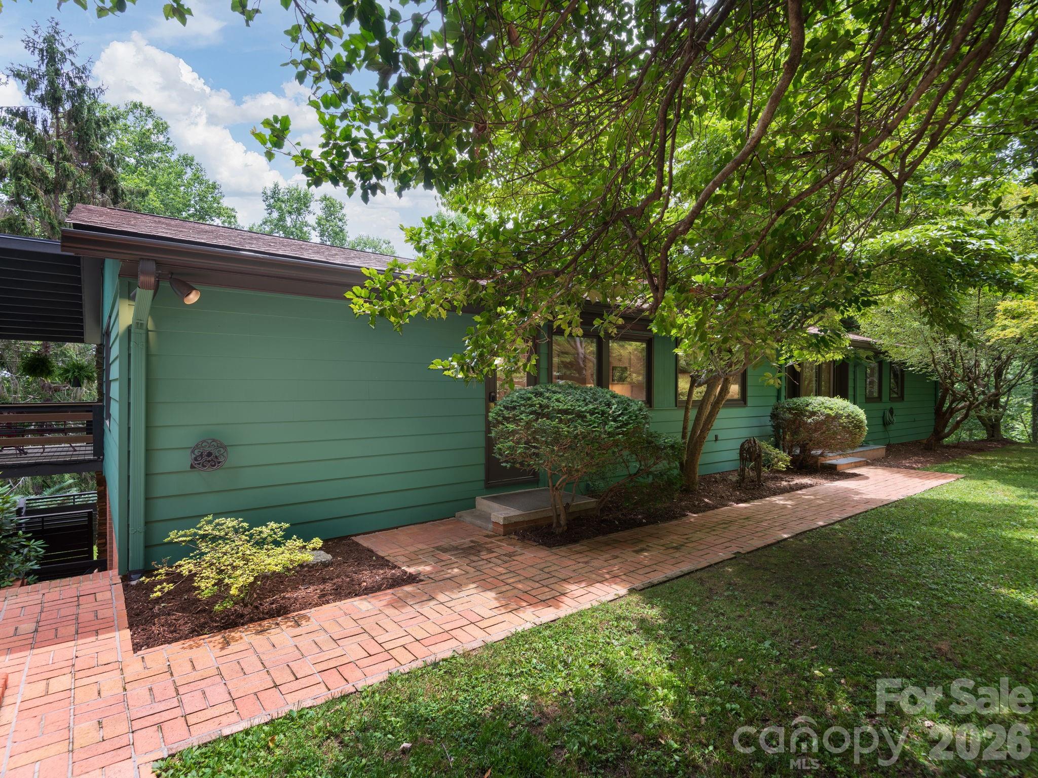 65 Cliff Drive Property Photo 1