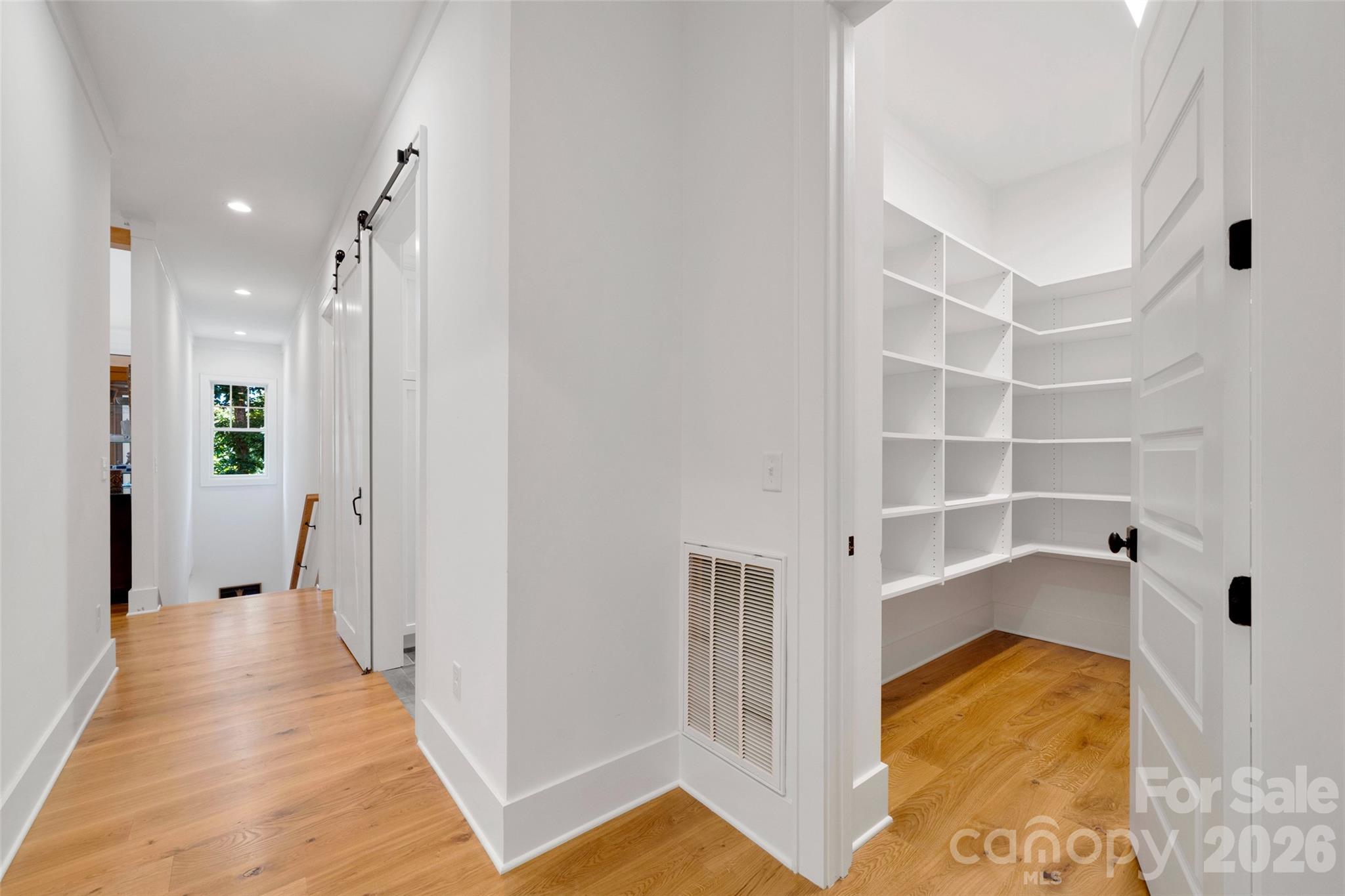 442 Autumn Sky Drive Property Photo 15