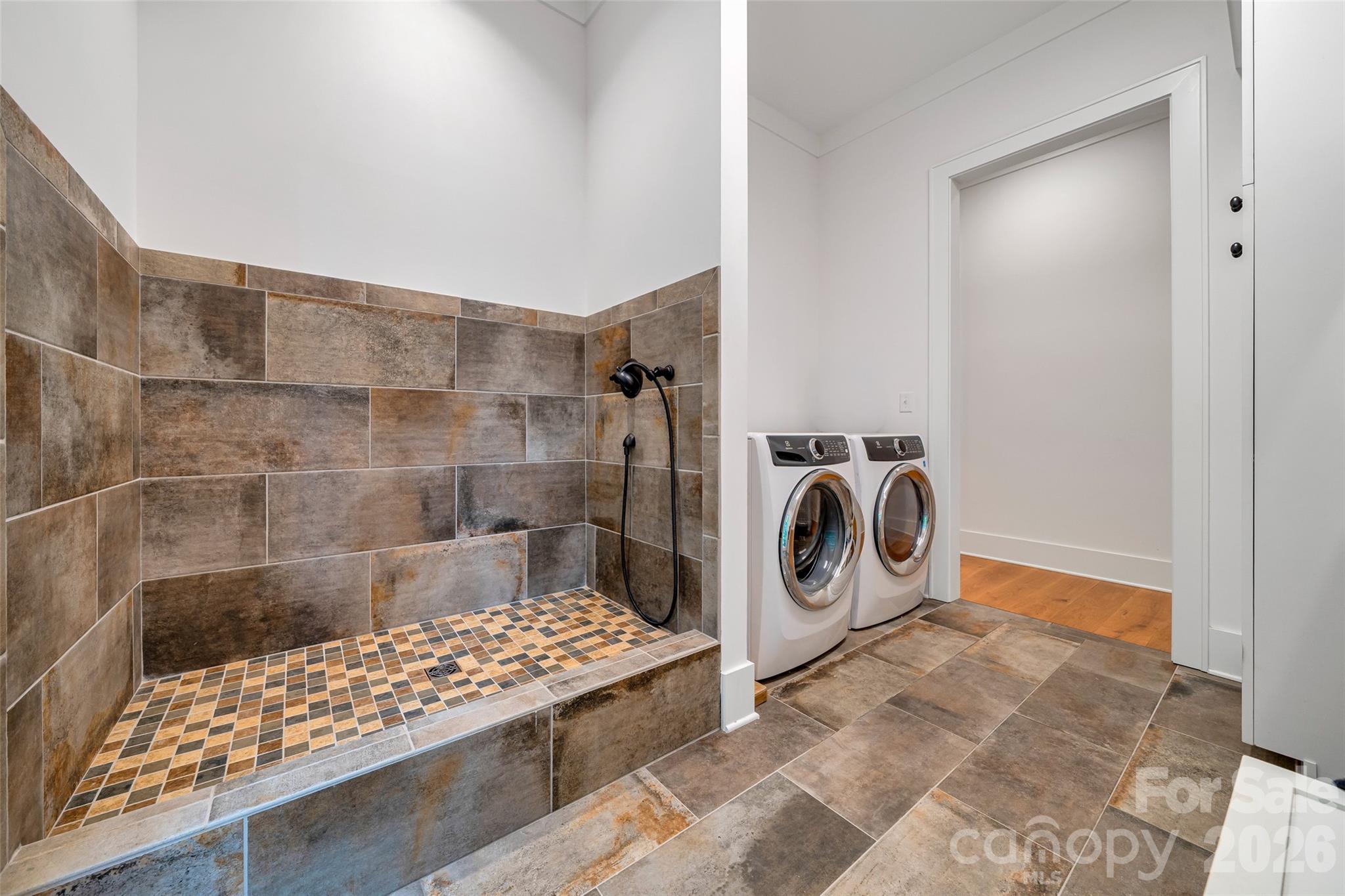 442 Autumn Sky Drive Property Photo 32