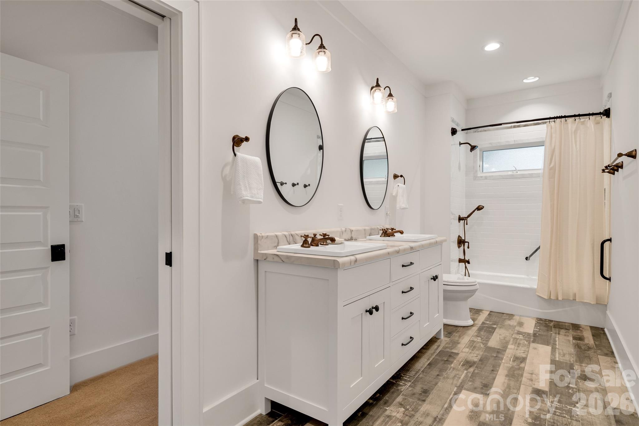 442 Autumn Sky Drive Property Photo 38
