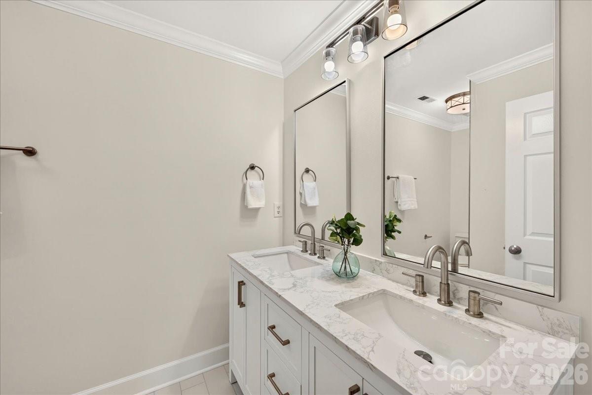 6912 Foxglove Drive Property Photo 25