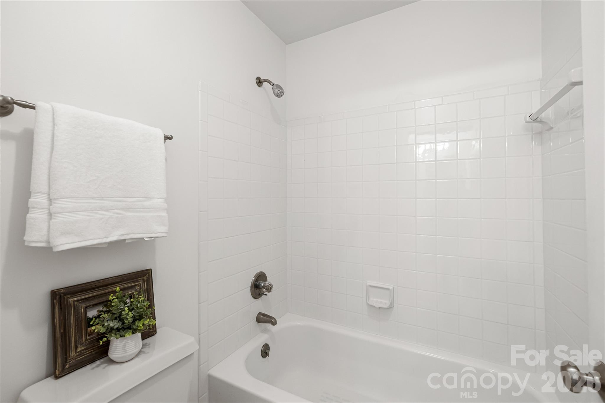 6912 Foxglove Drive Property Photo 31