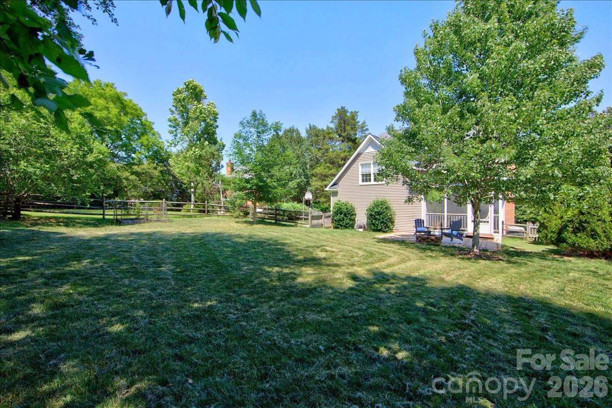 6912 Foxglove Drive Property Photo 34
