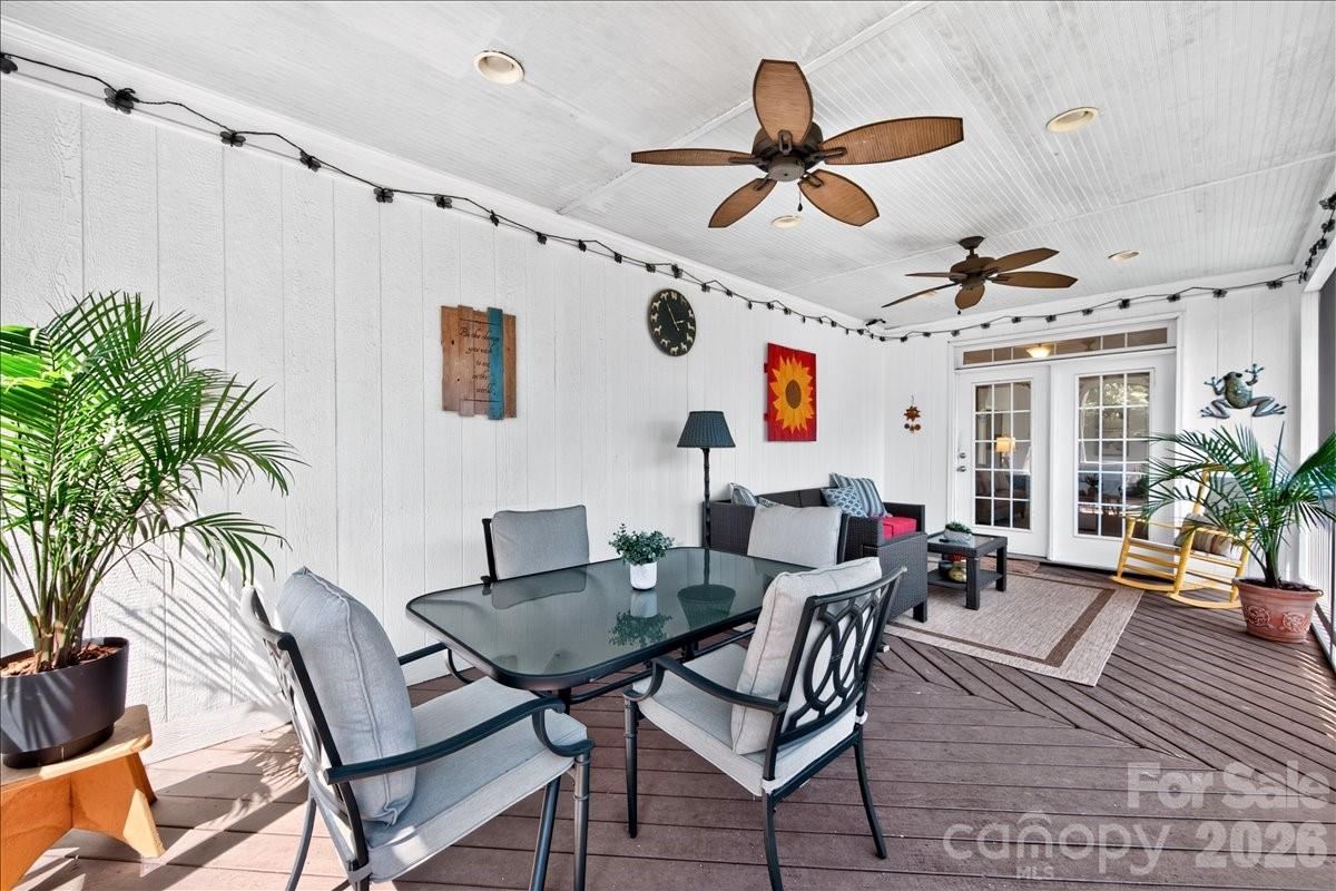 6912 Foxglove Drive Property Photo 38