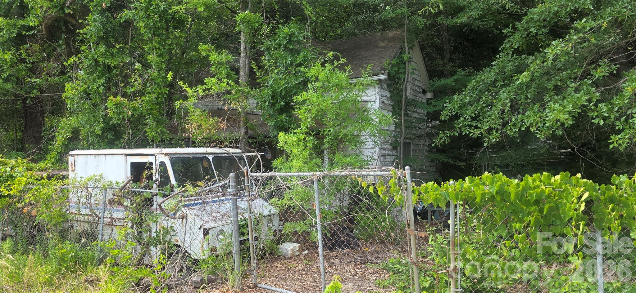116 2nd Avenue Property Photo 2