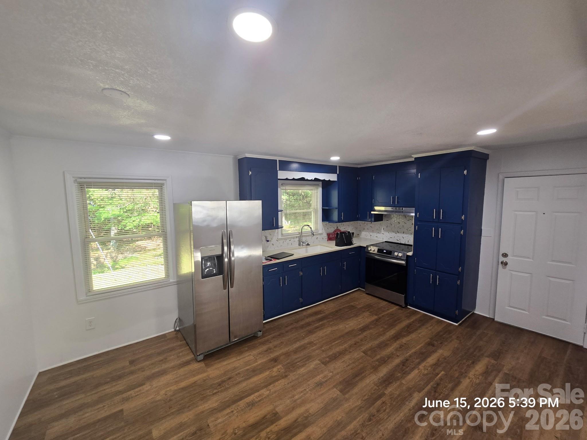 1050 South Lake Drive Property Photo 7