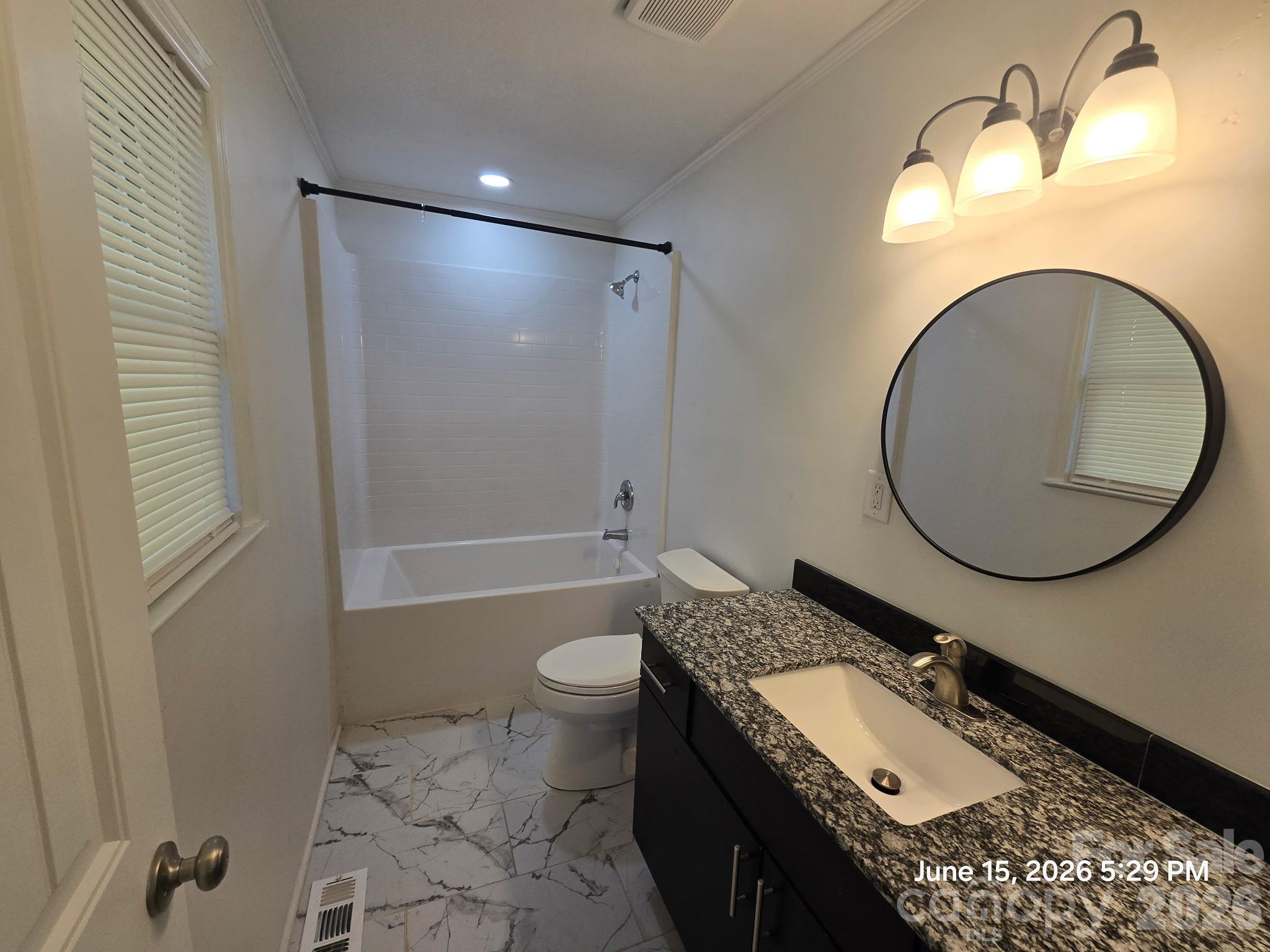 1050 South Lake Drive Property Photo 10