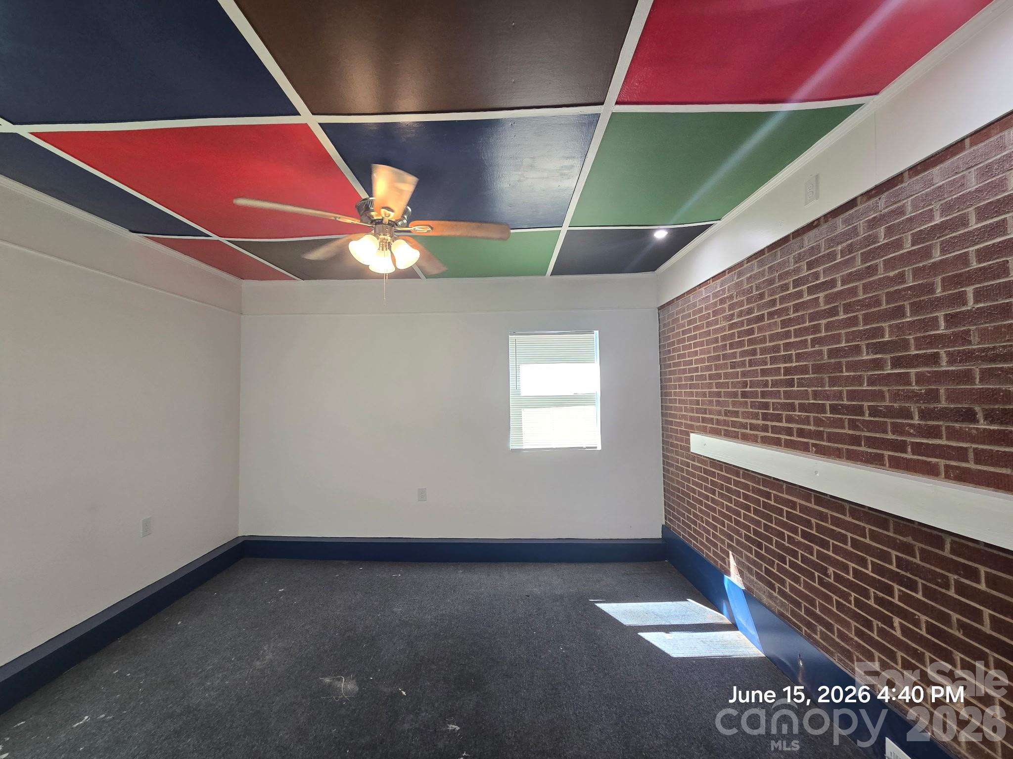 1050 South Lake Drive Property Photo 12
