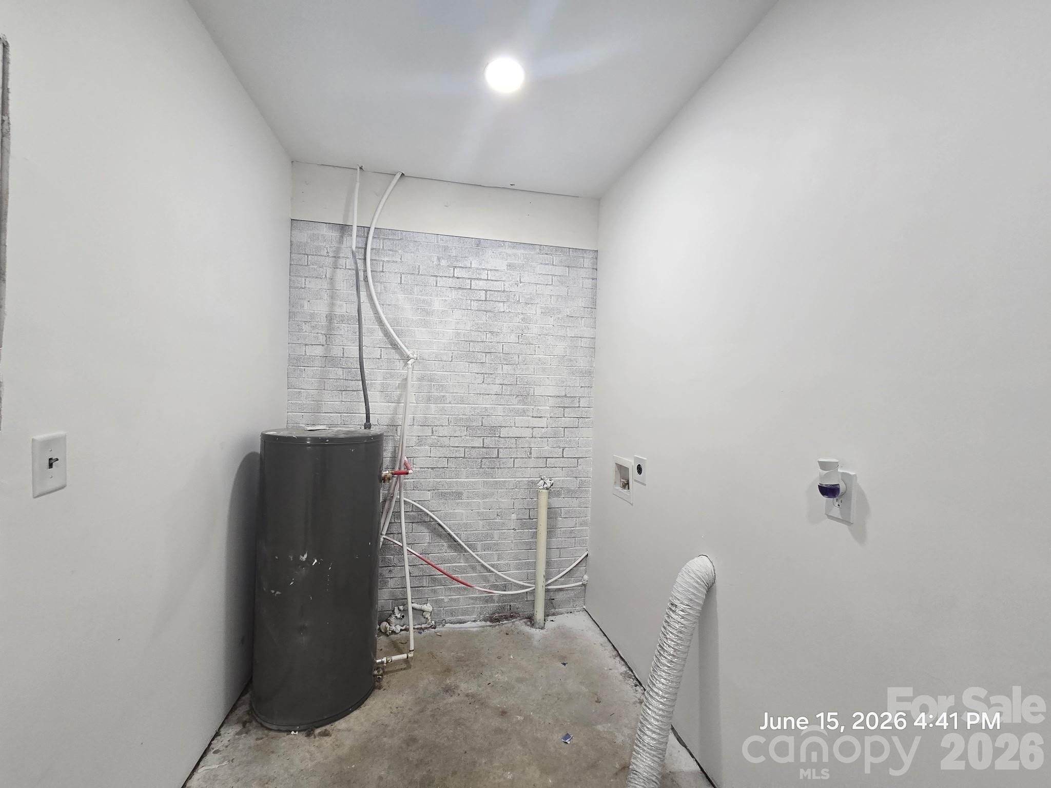 1050 South Lake Drive Property Photo 13