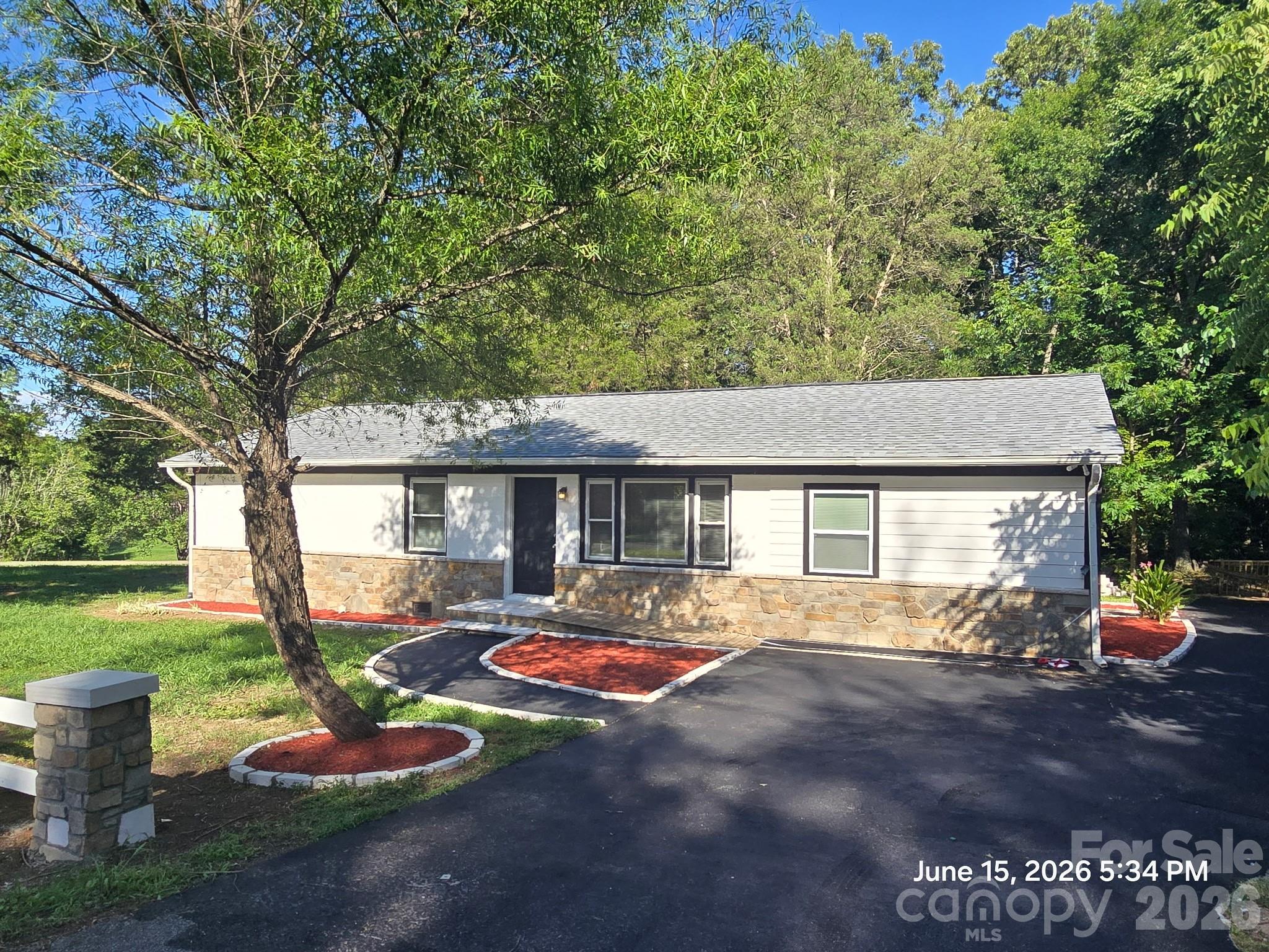 1050 South Lake Drive Property Photo 18