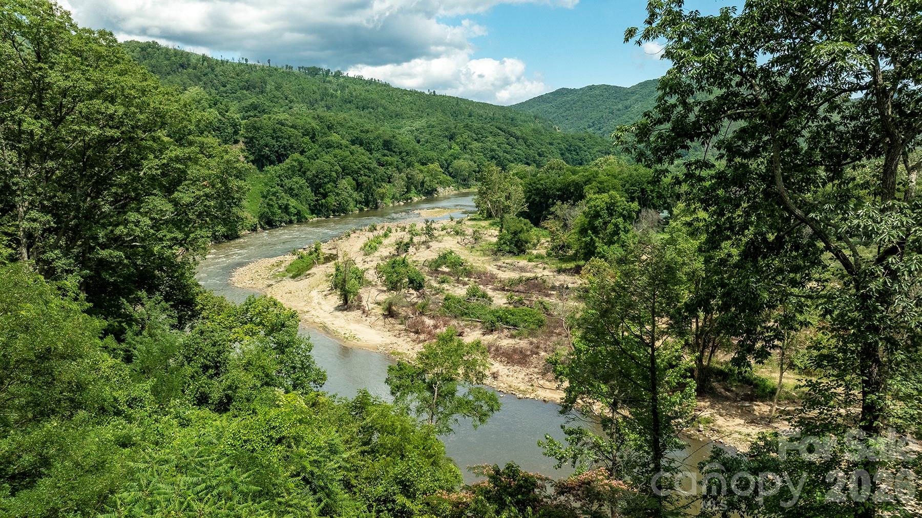 821 River Road Property Photo 1