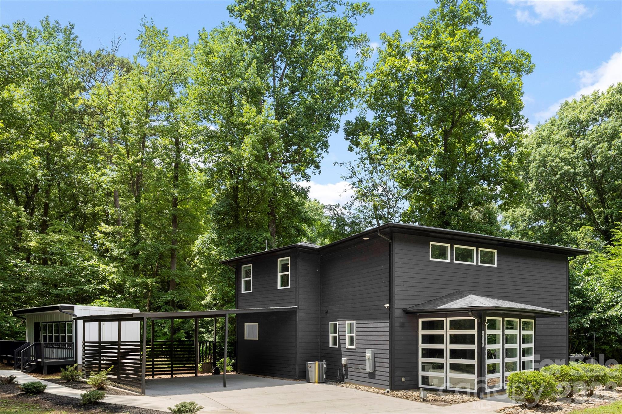 7117 W Sugar Creek Road Property Photo 1
