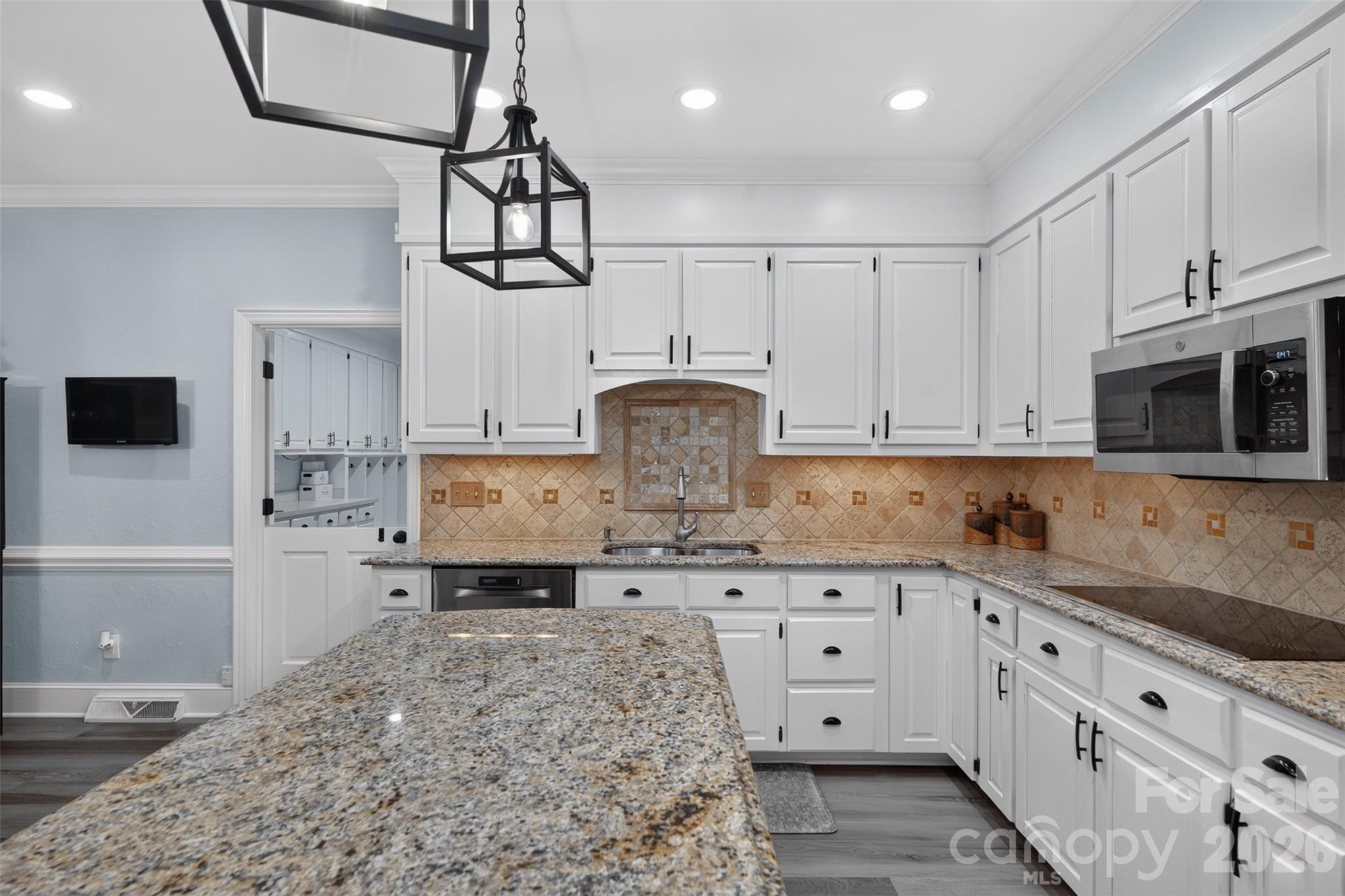 1231 Manicott Drive Property Photo 4