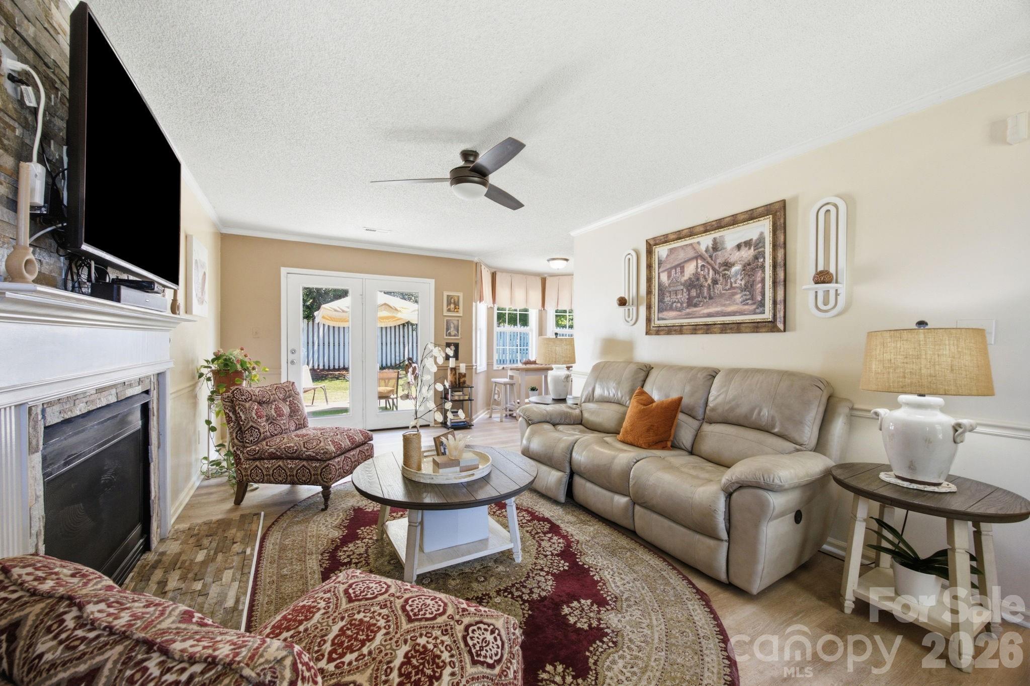 2498 Hawk Ridge Drive Property Photo 4