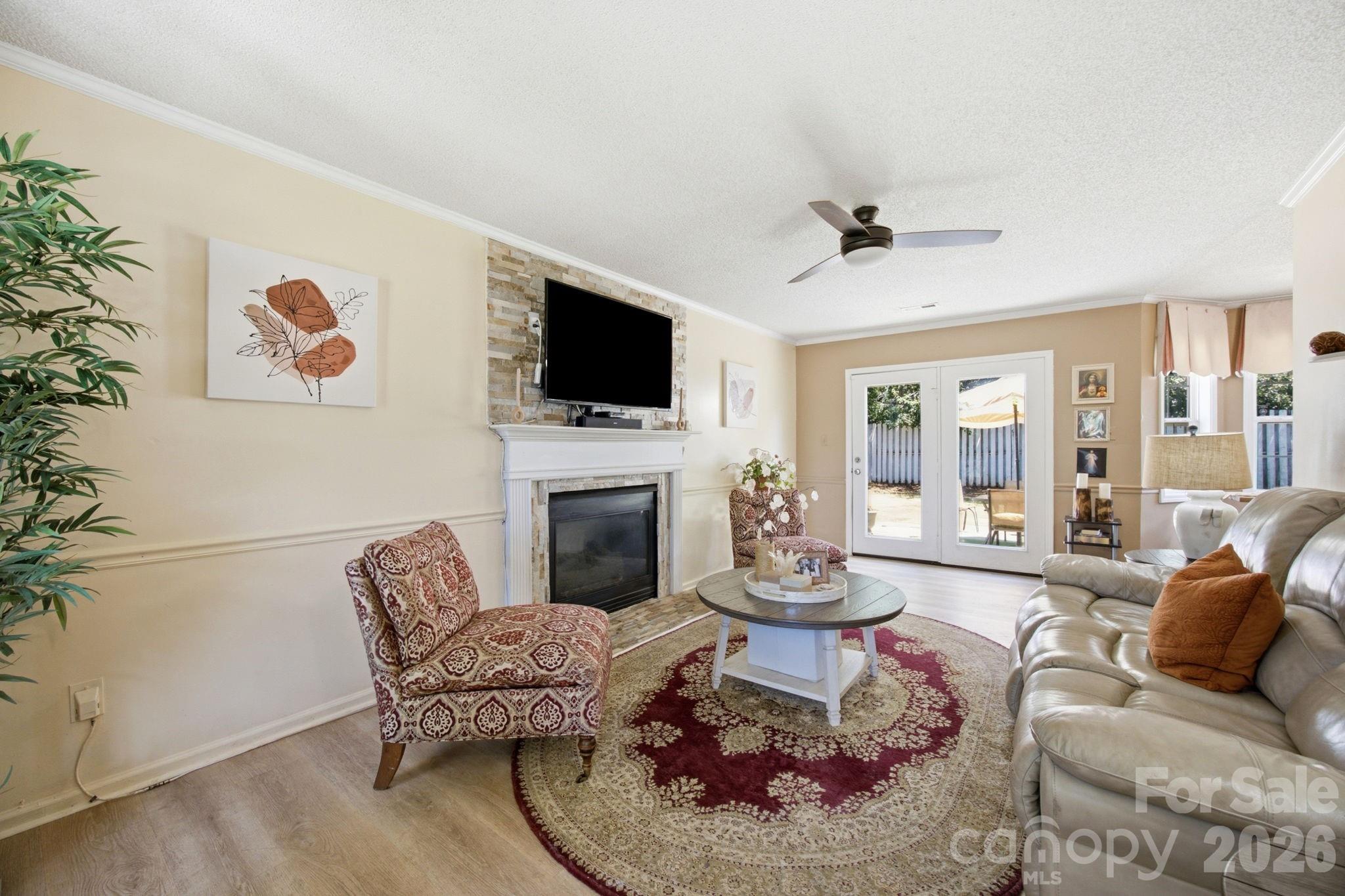 2498 Hawk Ridge Drive Property Photo 5