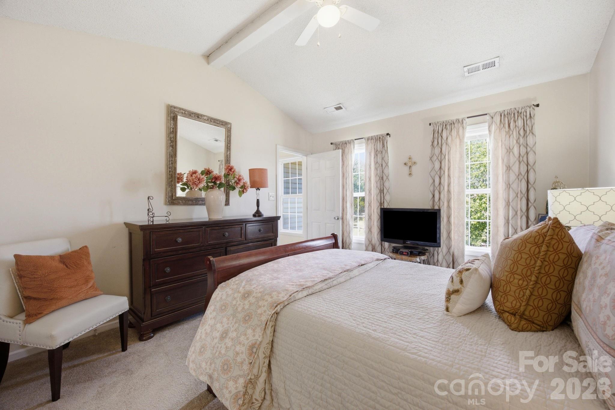 2498 Hawk Ridge Drive Property Photo 10