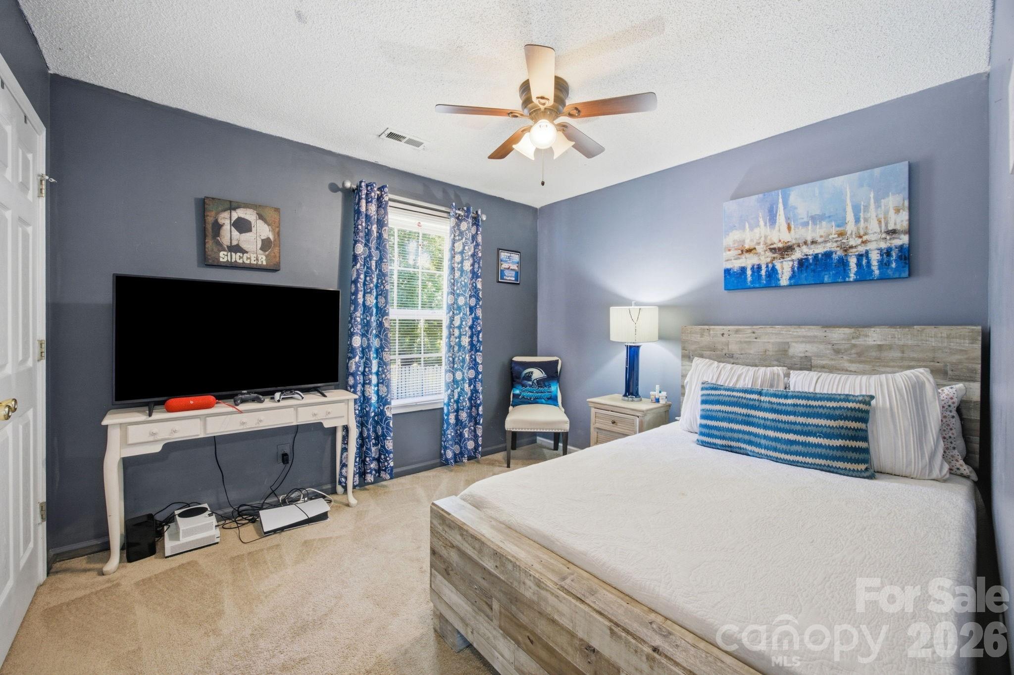 2498 Hawk Ridge Drive Property Photo 12