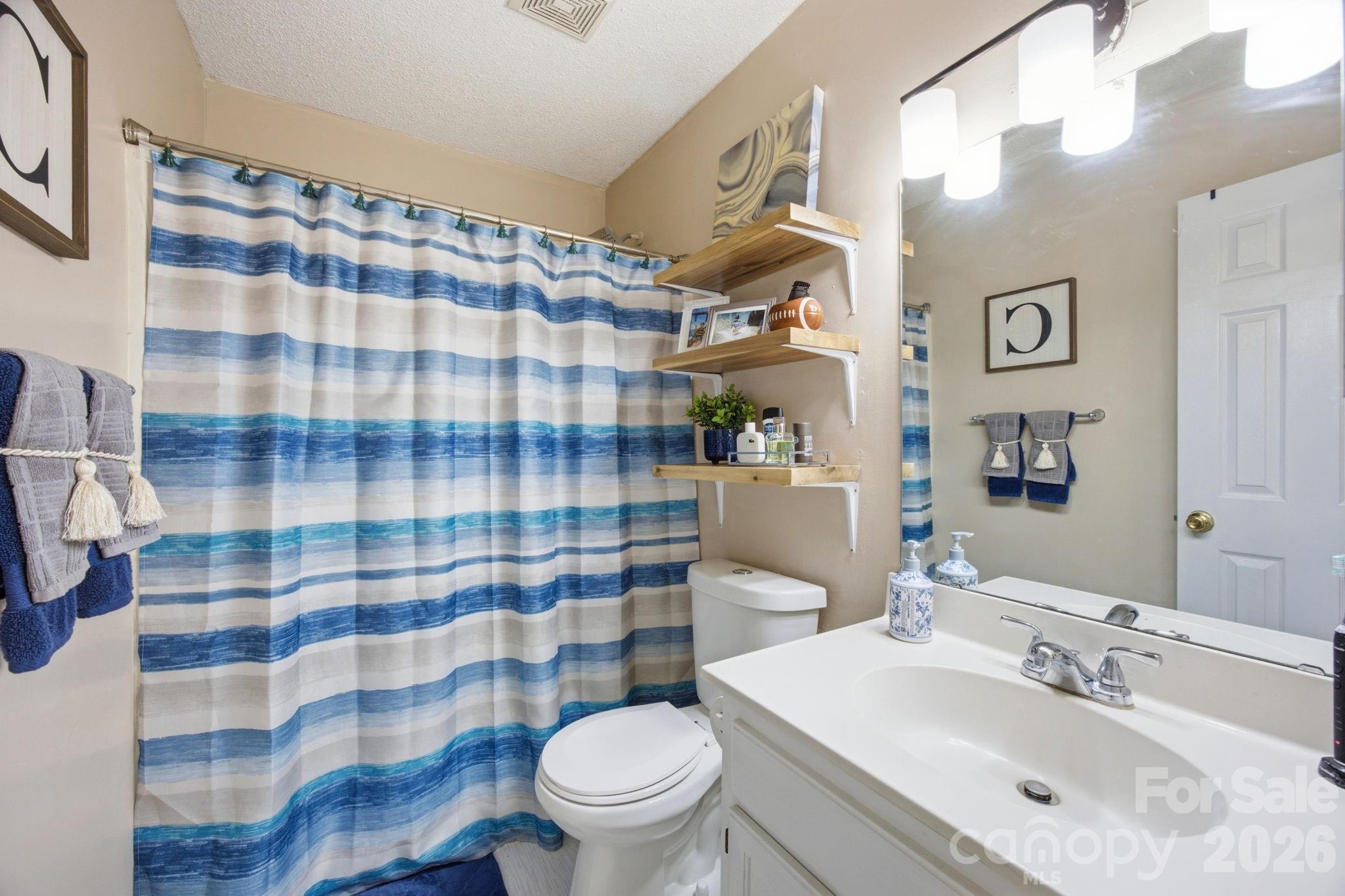 2498 Hawk Ridge Drive Property Photo 13