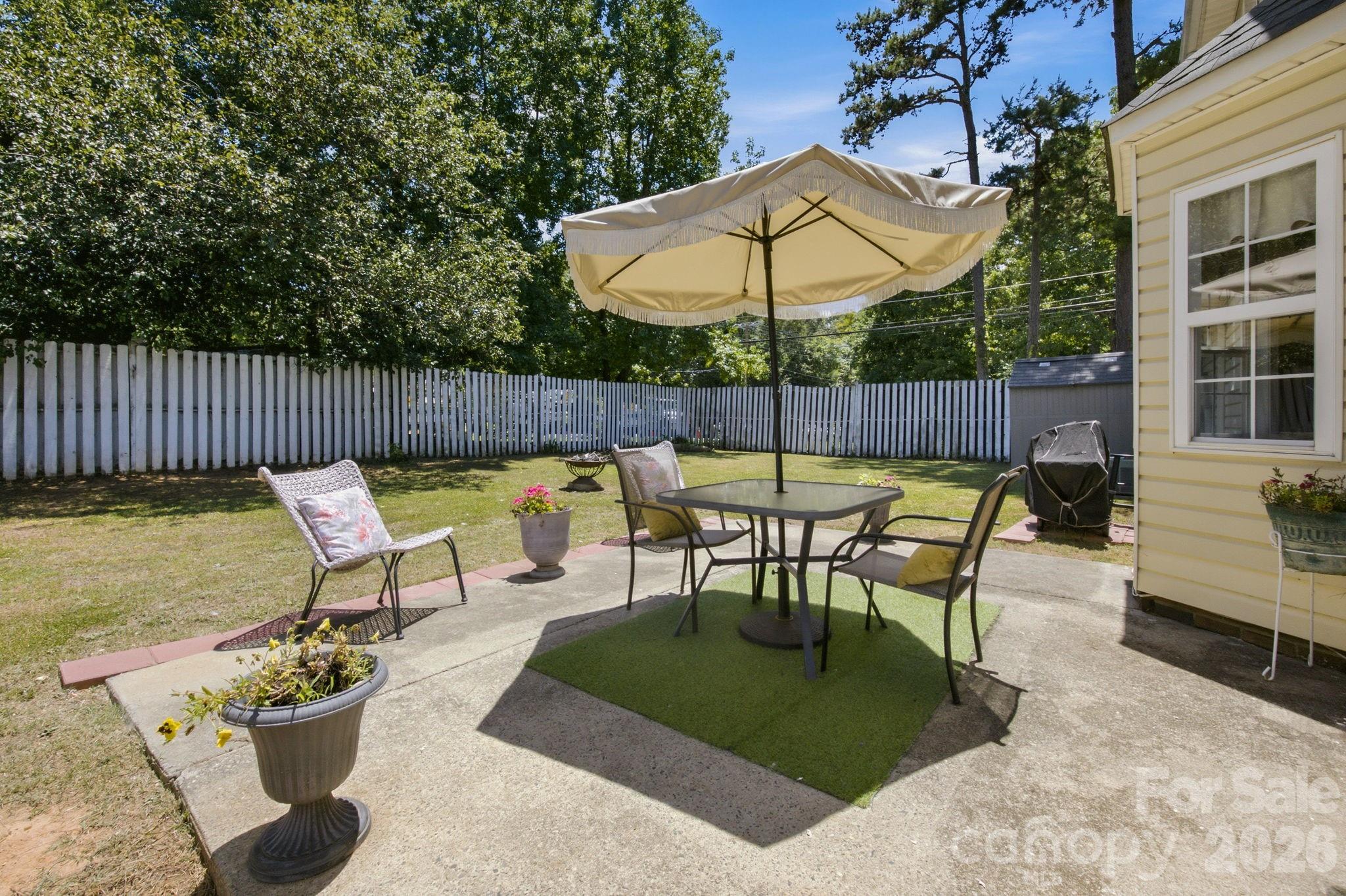 2498 Hawk Ridge Drive Property Photo 16