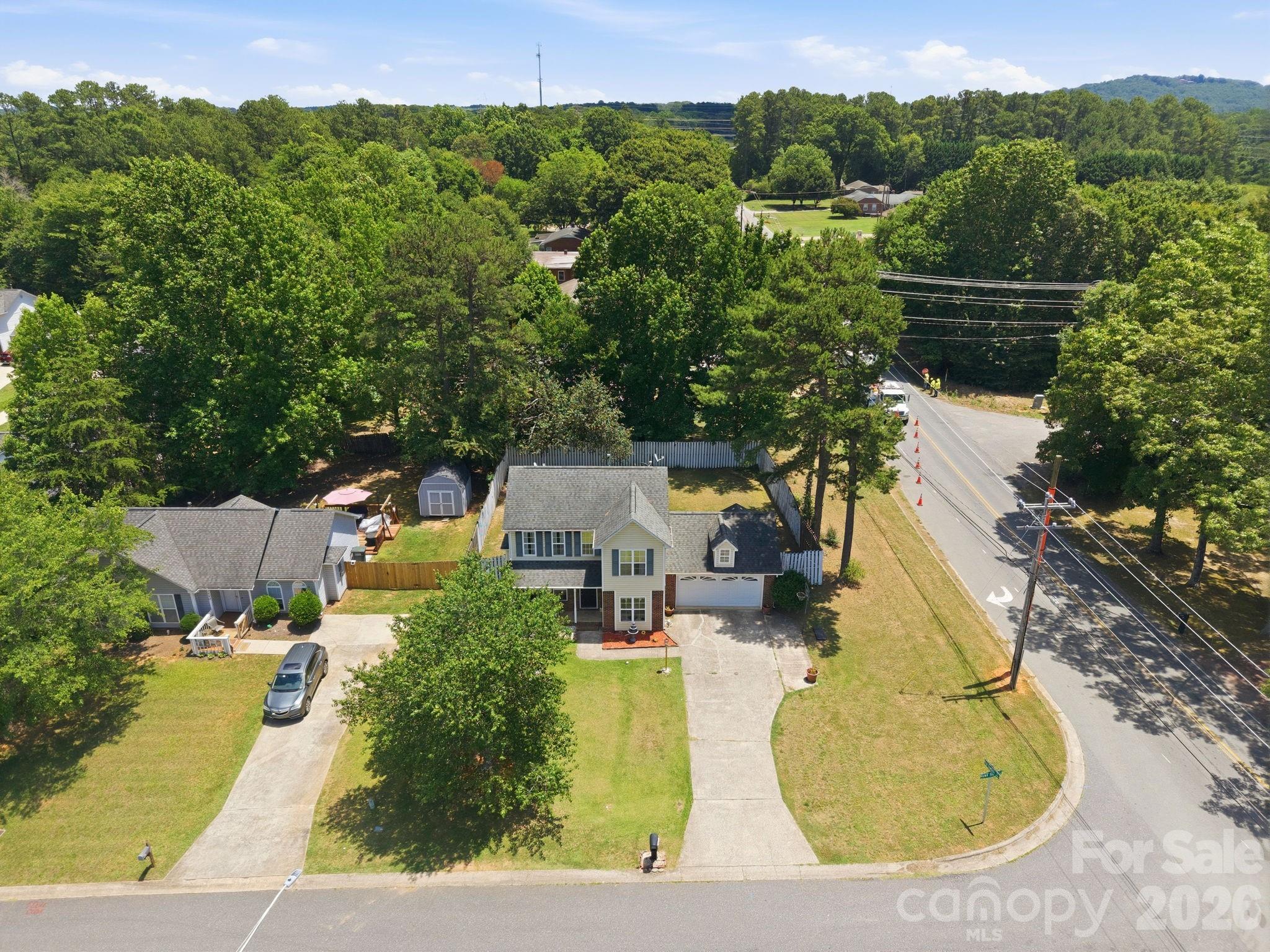 2498 Hawk Ridge Drive Property Photo 17