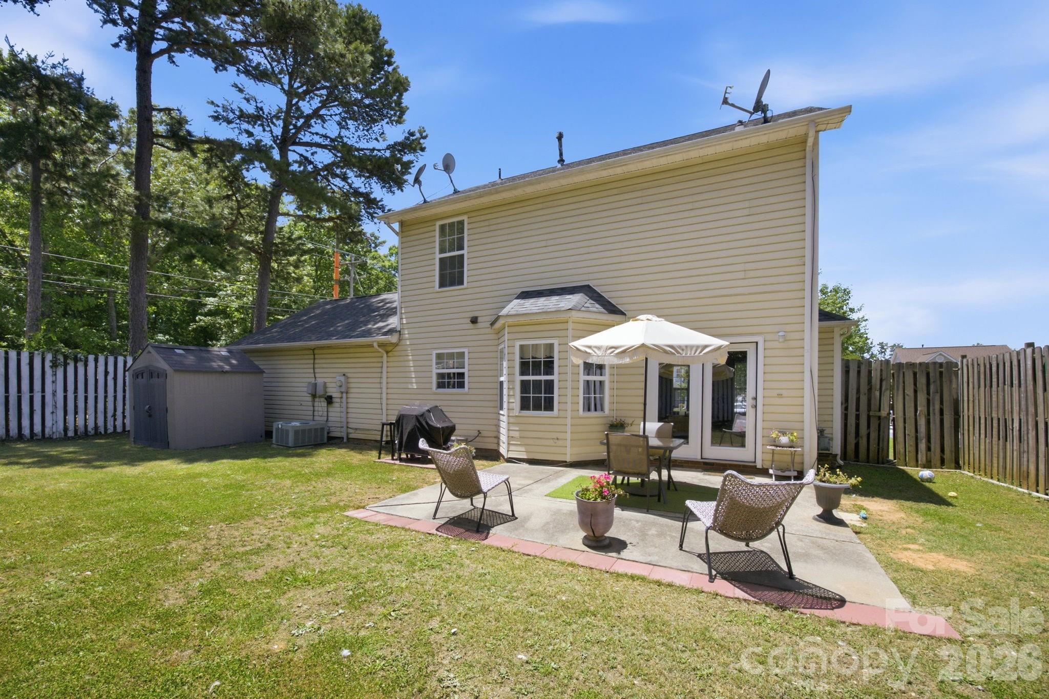 2498 Hawk Ridge Drive Property Photo 18
