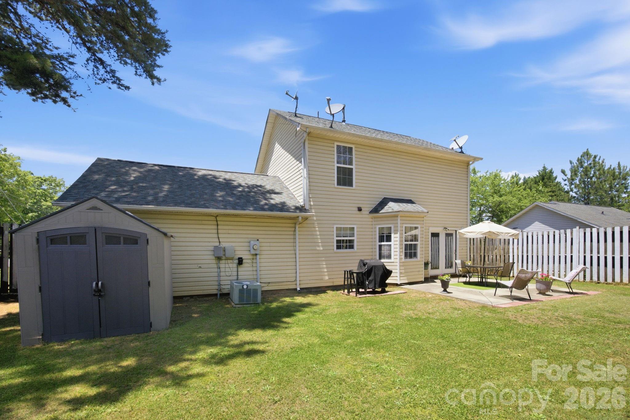 2498 Hawk Ridge Drive Property Photo 19