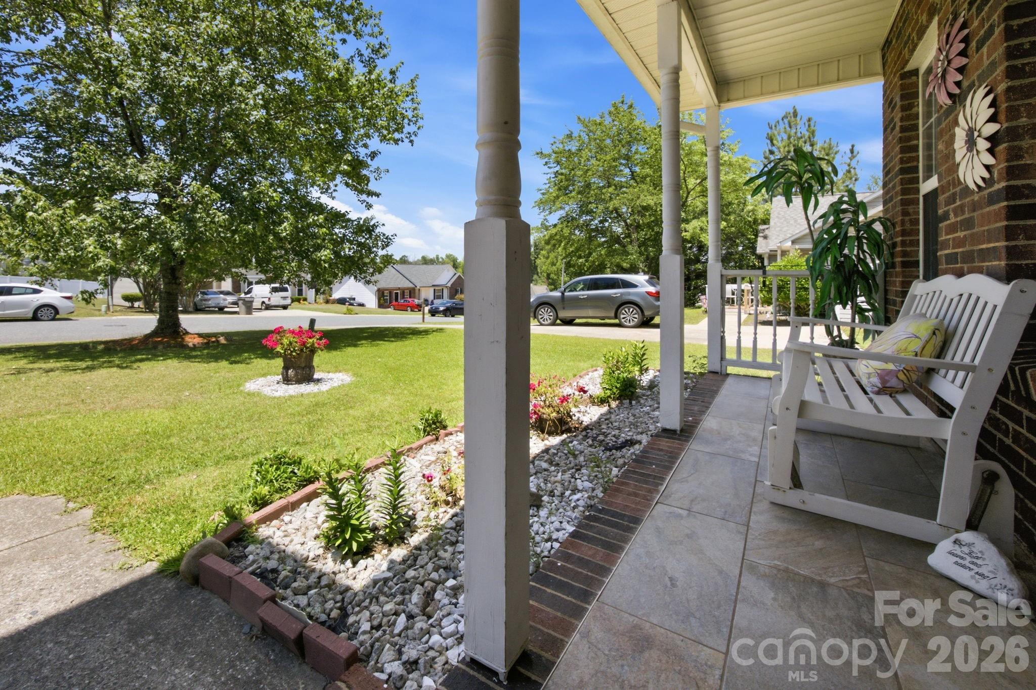 2498 Hawk Ridge Drive Property Photo 20