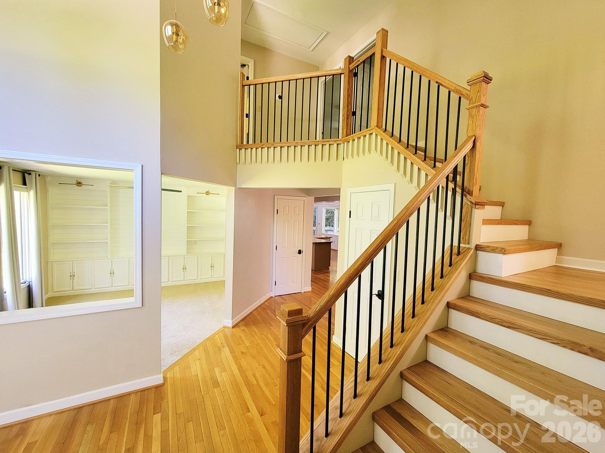 305 E Sondley Drive Property Photo 11