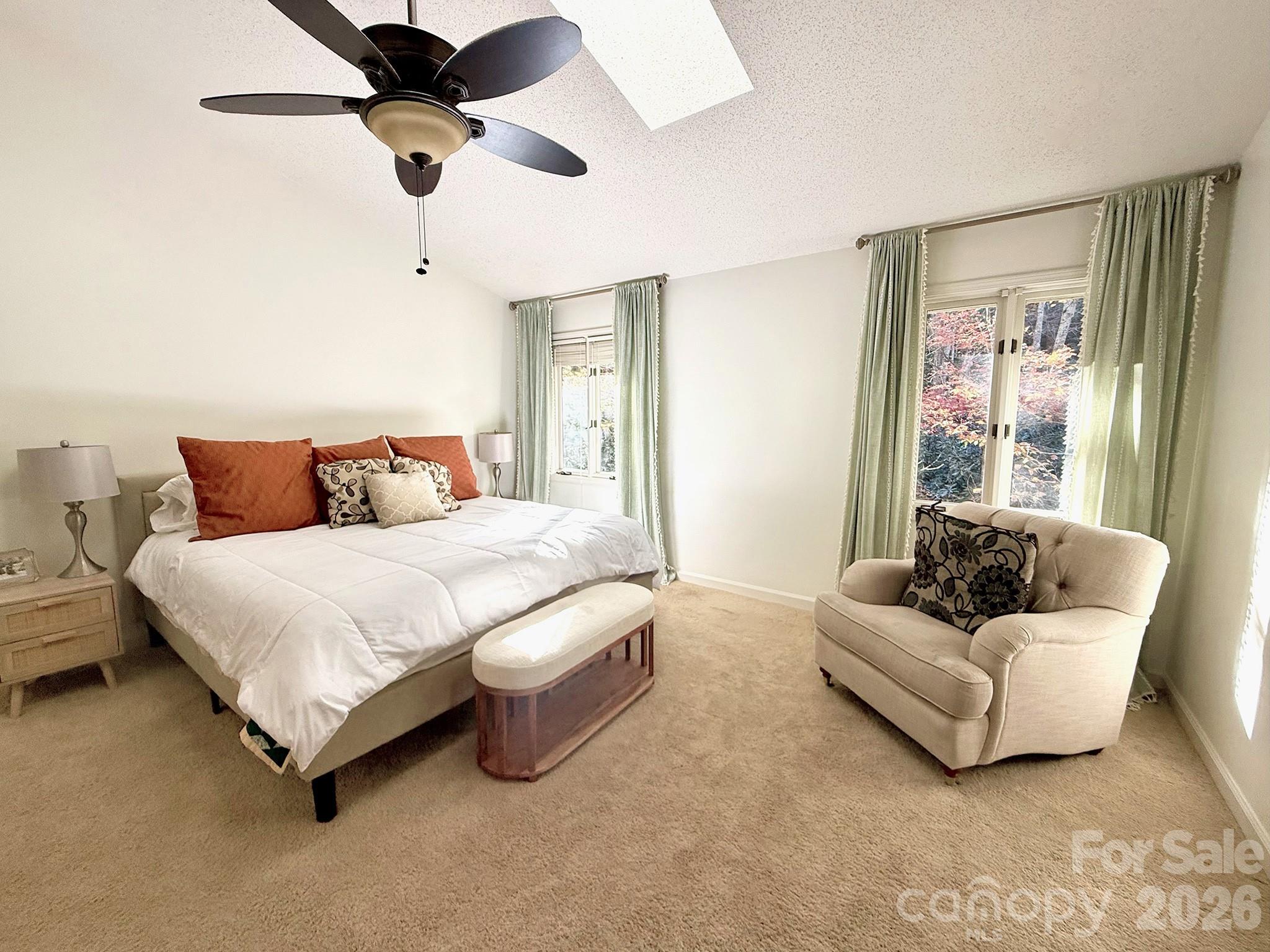 305 E Sondley Drive Property Photo 12