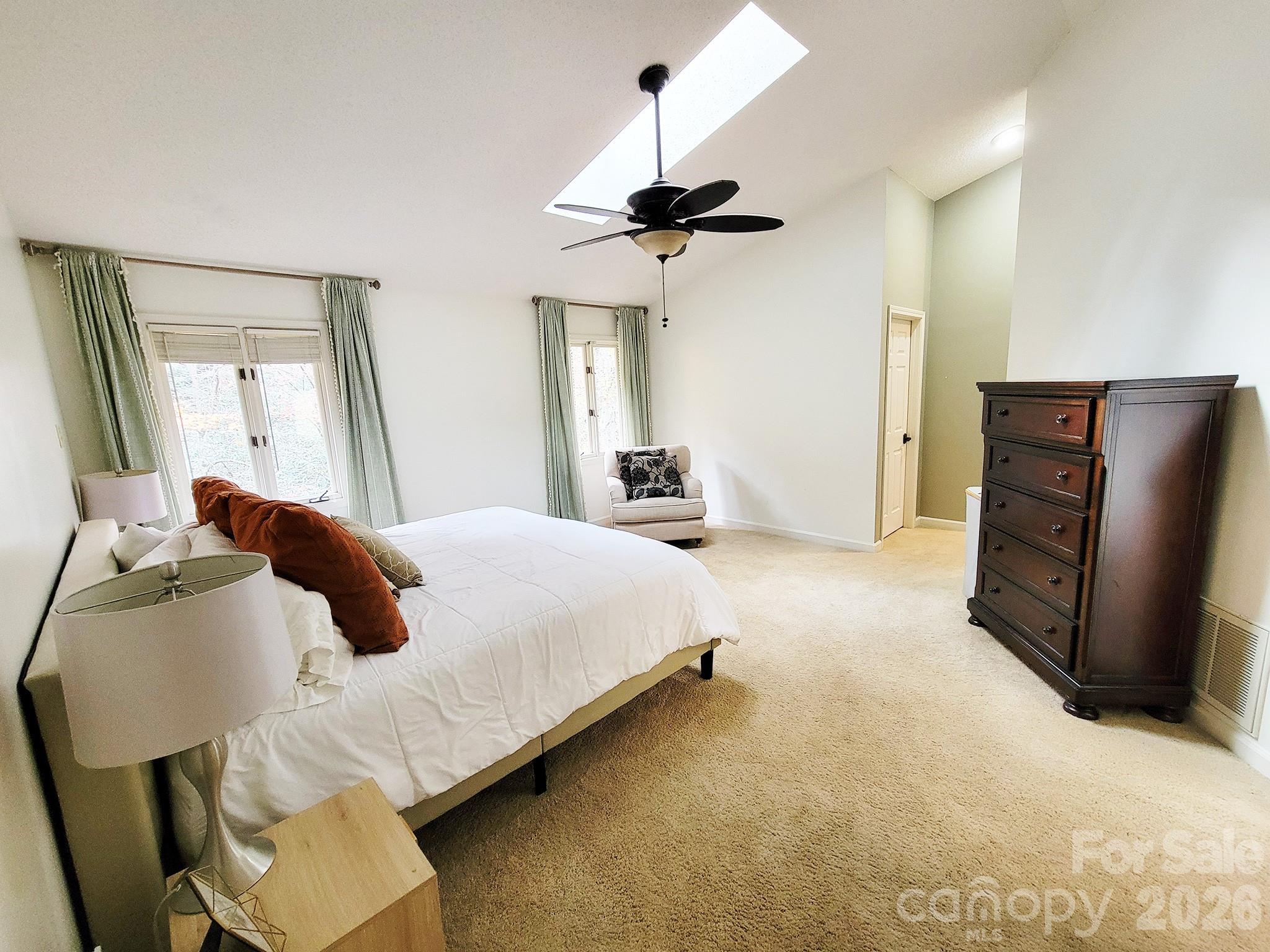 305 E Sondley Drive Property Photo 13