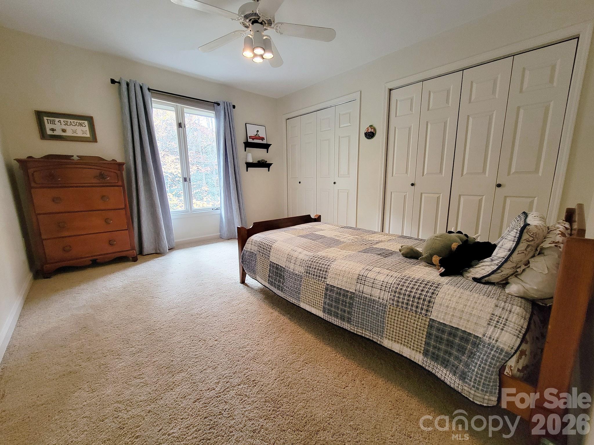 305 E Sondley Drive Property Photo 19