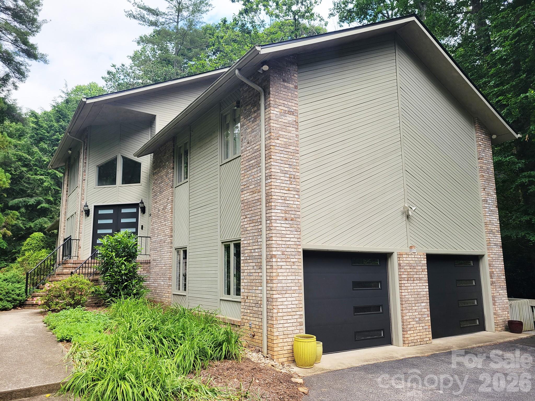 305 E Sondley Drive Property Photo 26