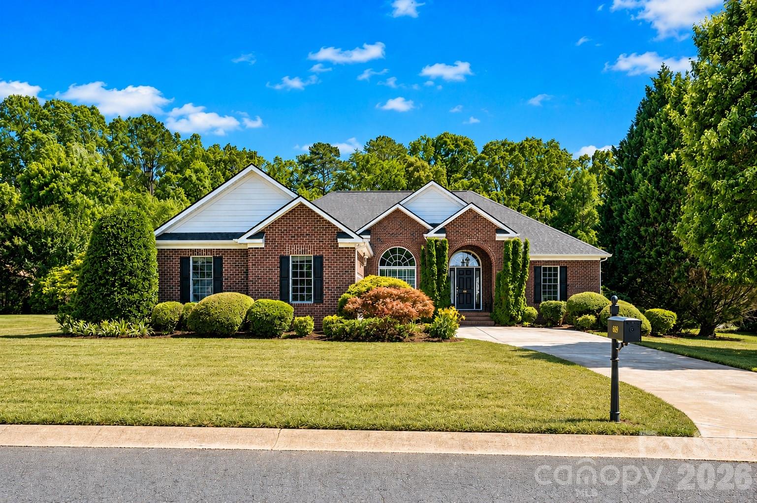 619 Laurel Valley Way Property Photo 1