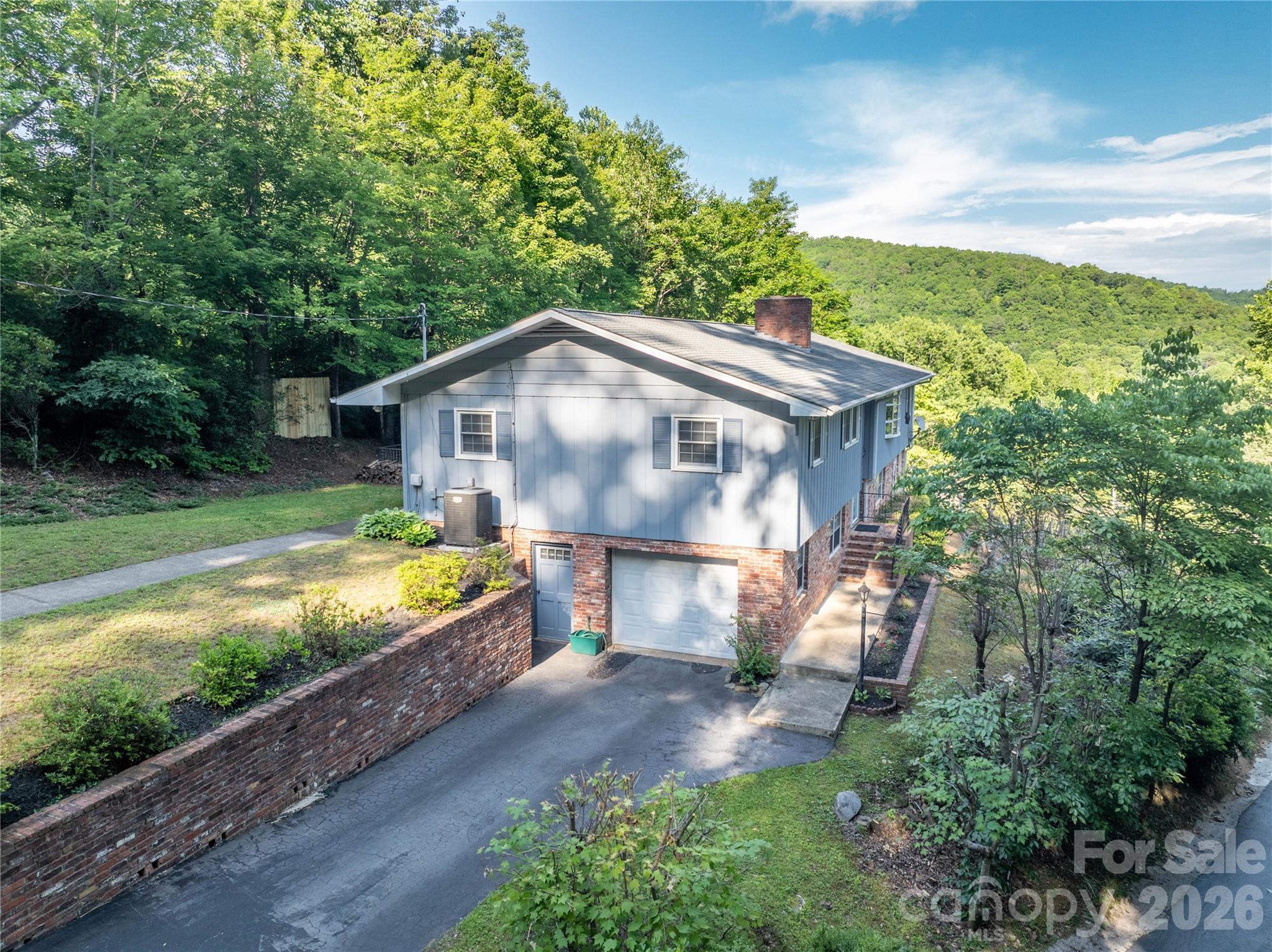 45 Mountain View Avenue Property Photo 4