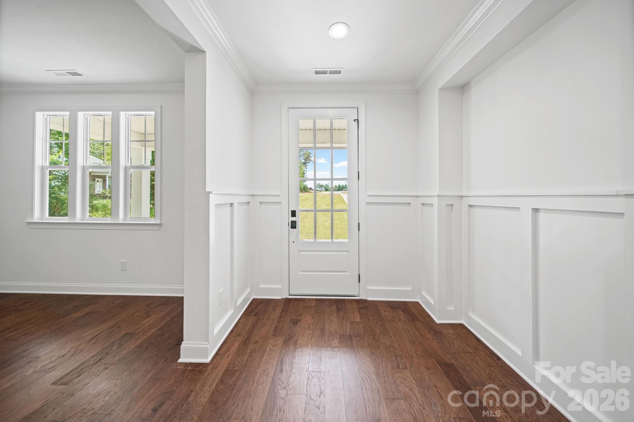4024 Red Hill Way Property Photo 4
