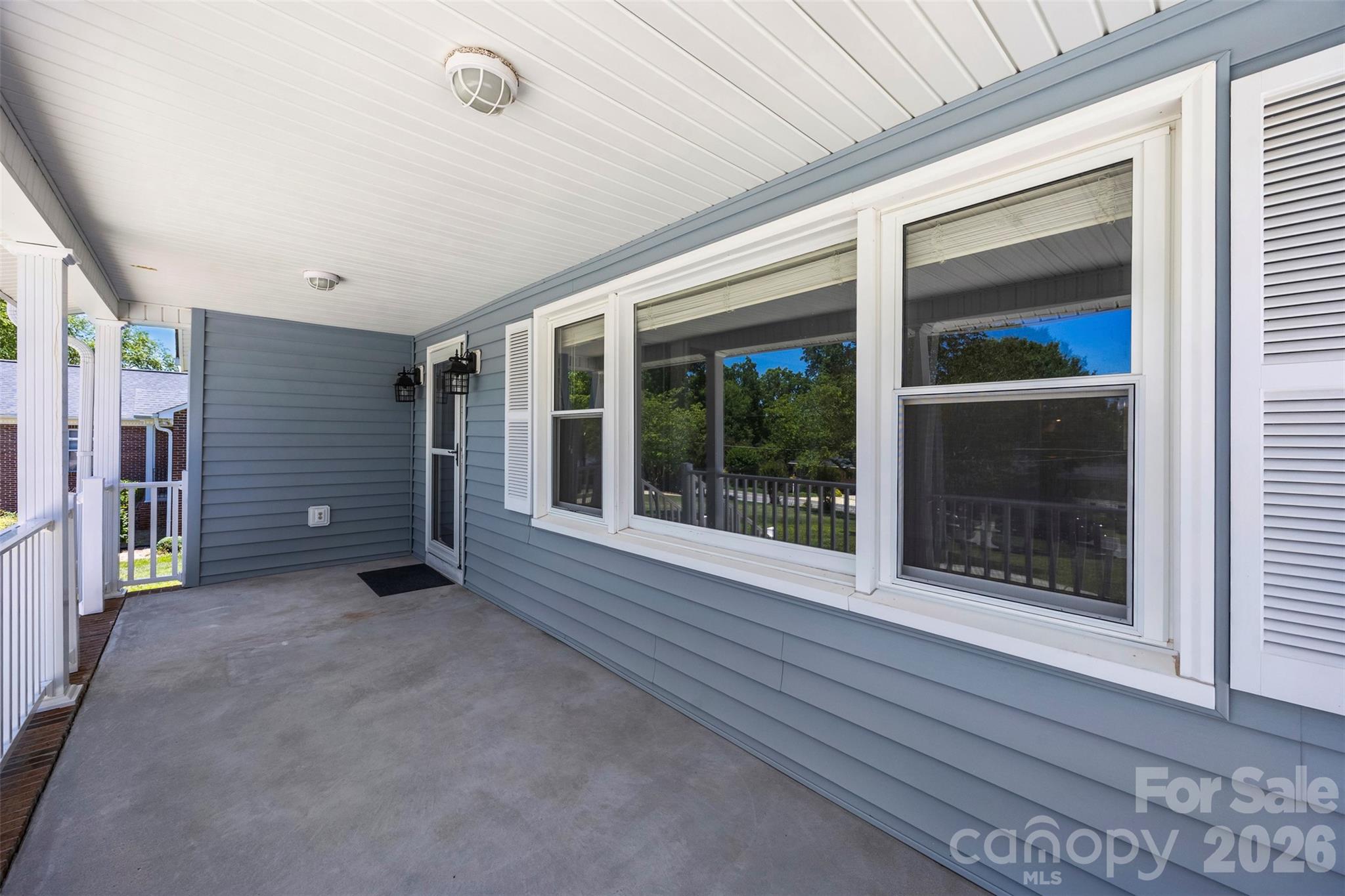 3447 Lake Shore Road Property Photo 3