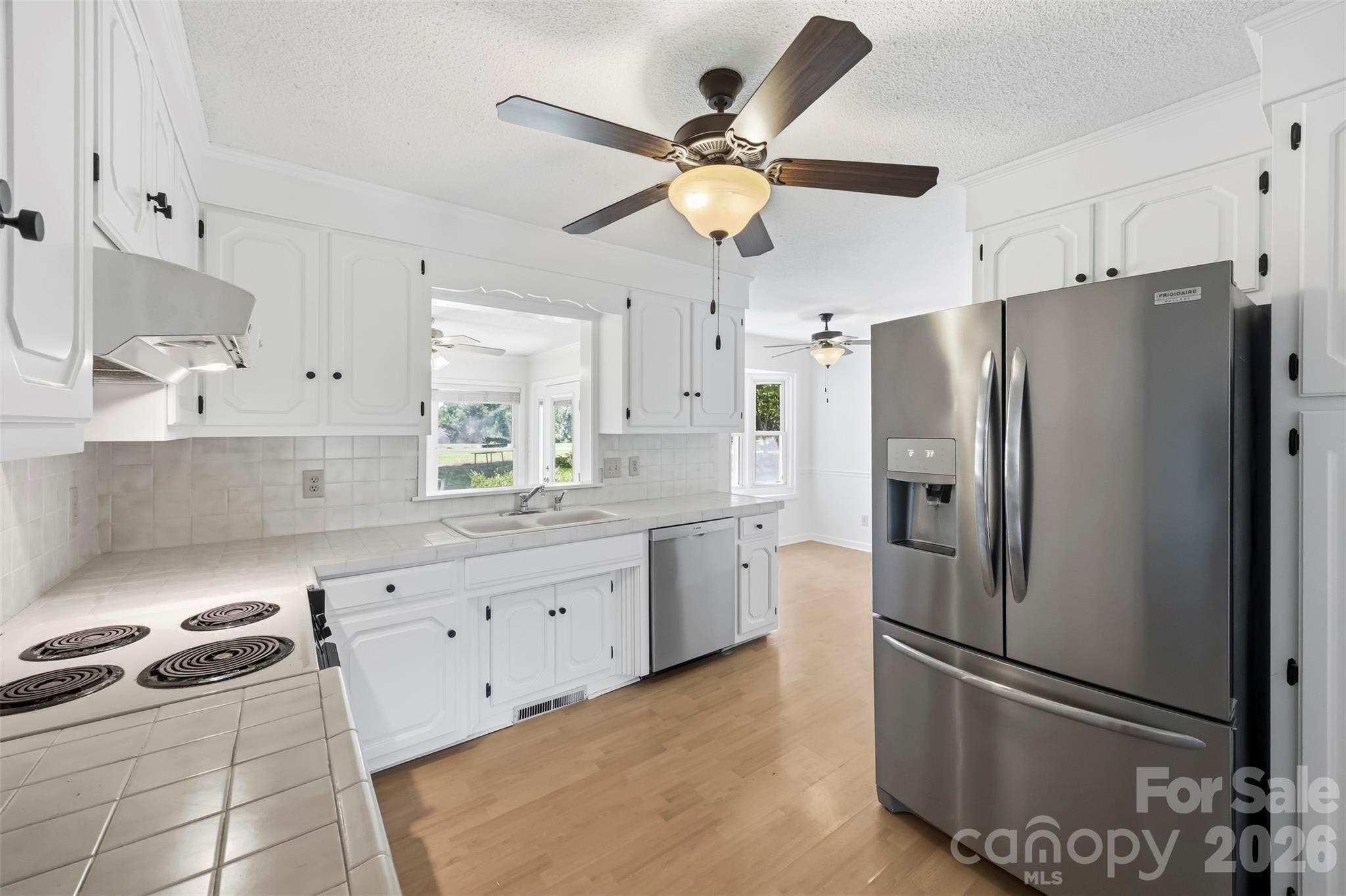3447 Lake Shore Road Property Photo 7