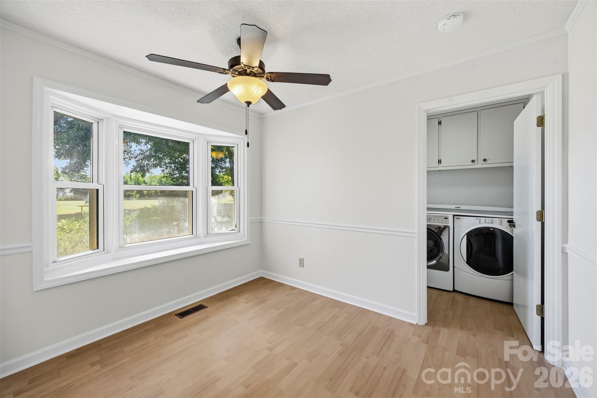 3447 Lake Shore Road Property Photo 9