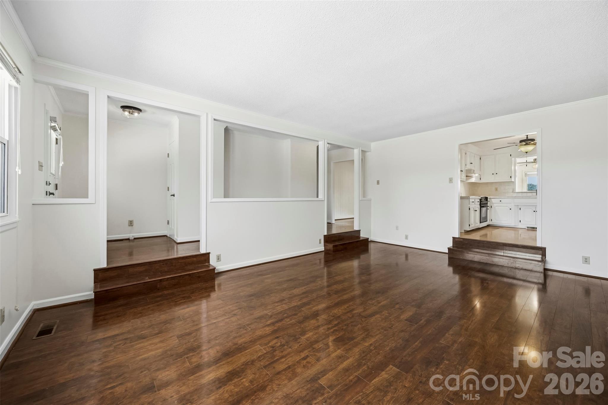 3447 Lake Shore Road Property Photo 18
