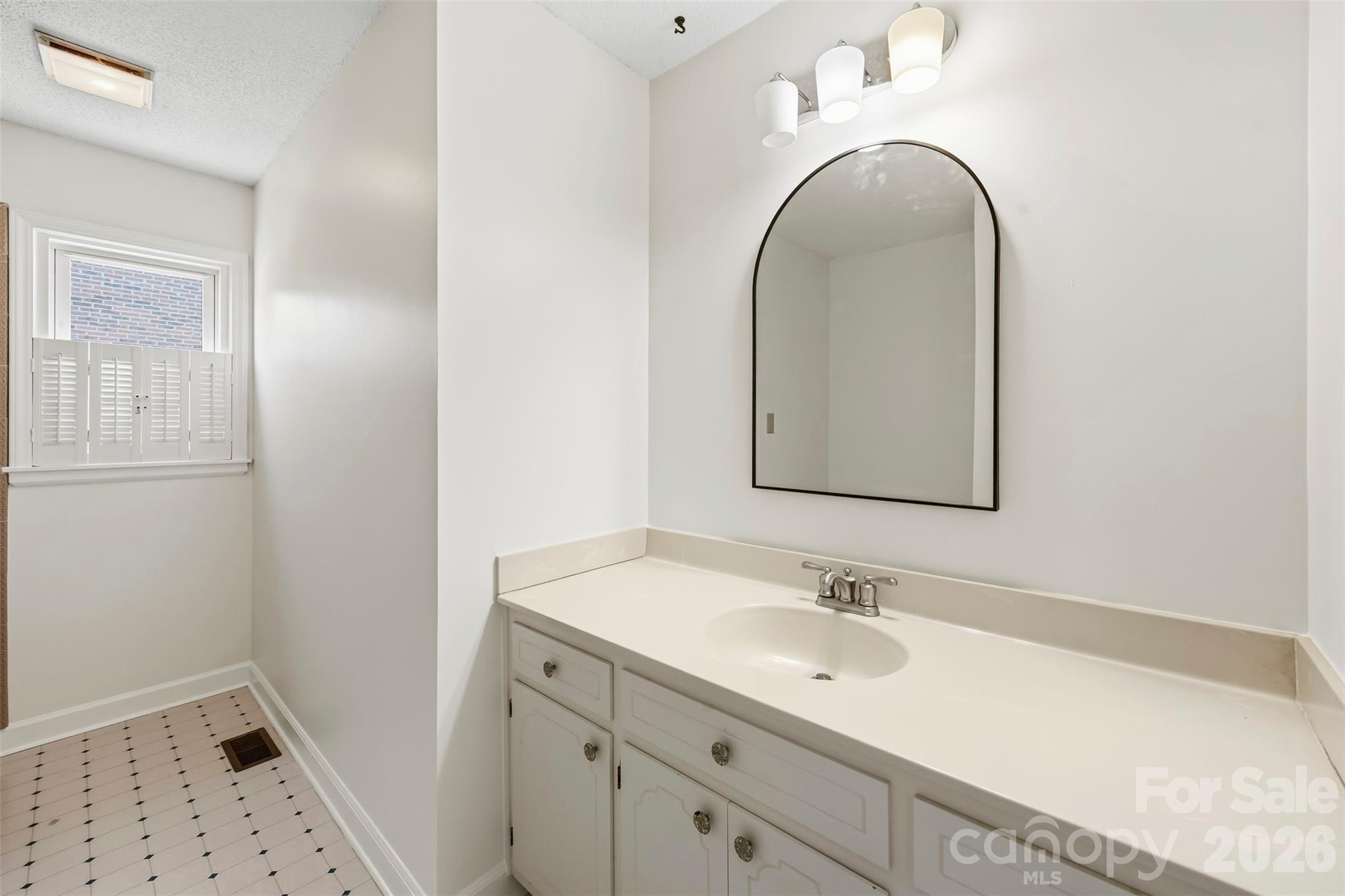 3447 Lake Shore Road Property Photo 22