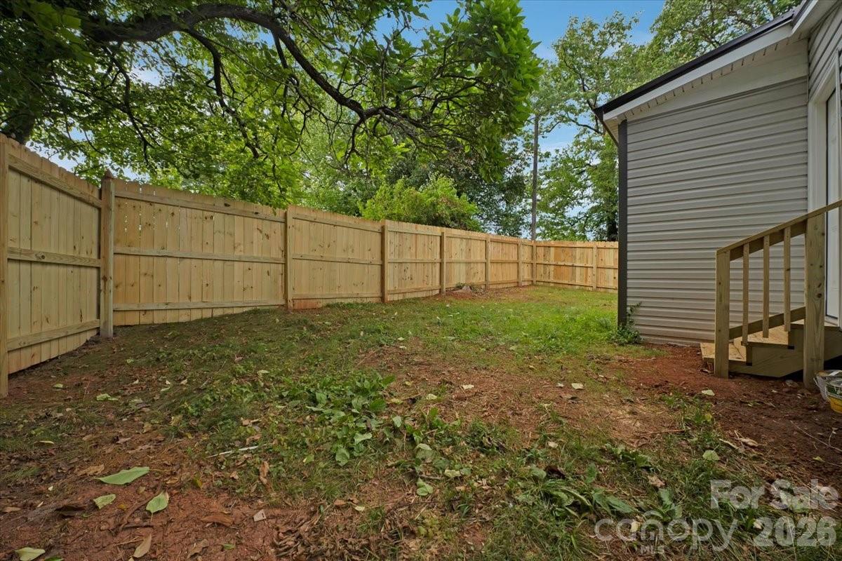304 S Derby Avenue Property Photo 11