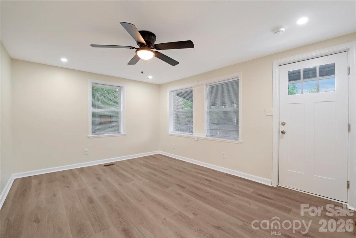304 S Derby Avenue Property Photo 12