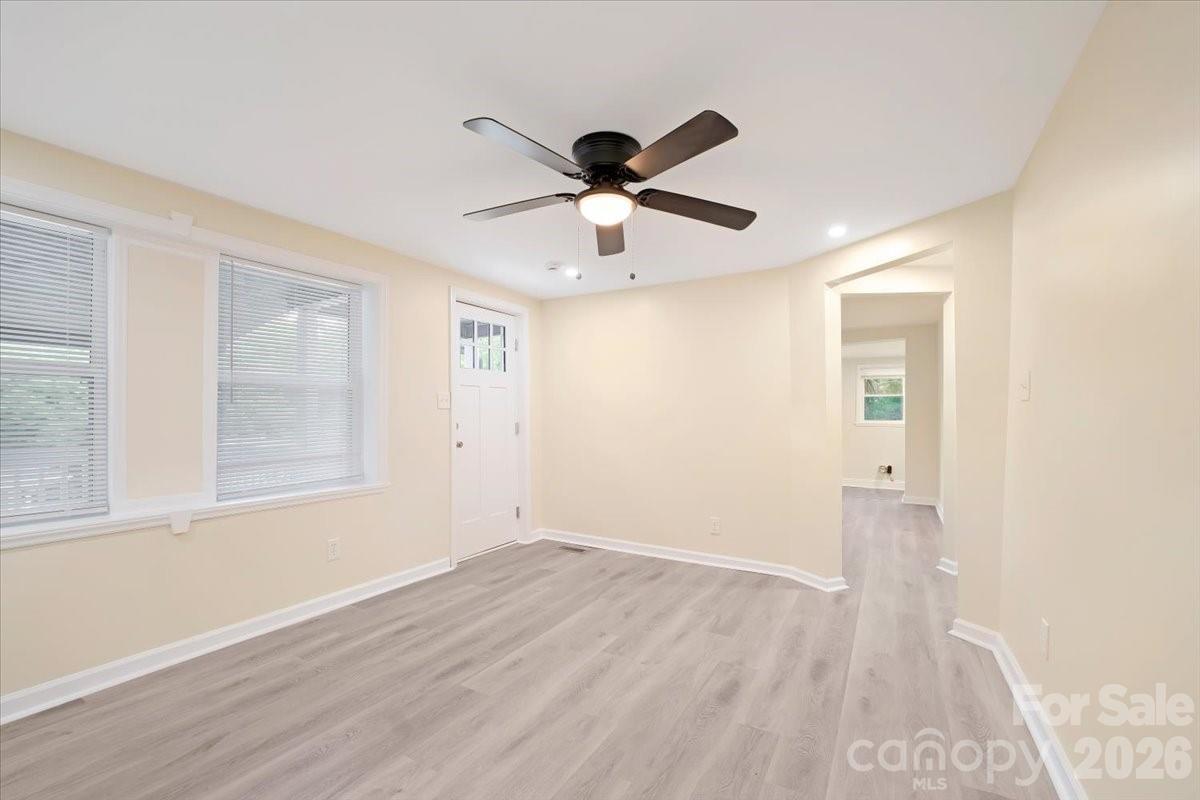 304 S Derby Avenue Property Photo 13
