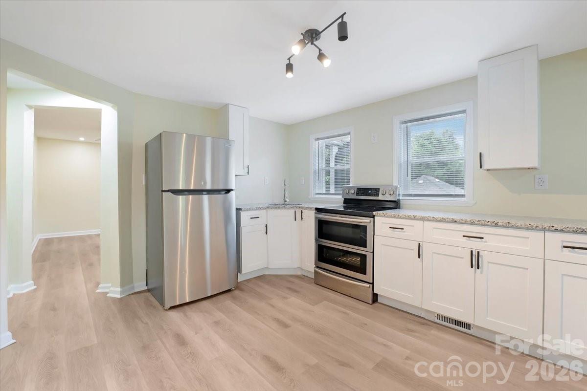 304 S Derby Avenue Property Photo 14
