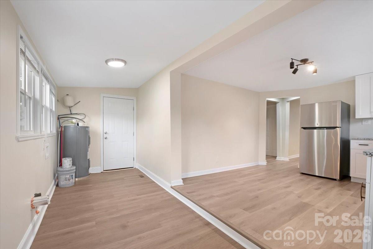 304 S Derby Avenue Property Photo 18