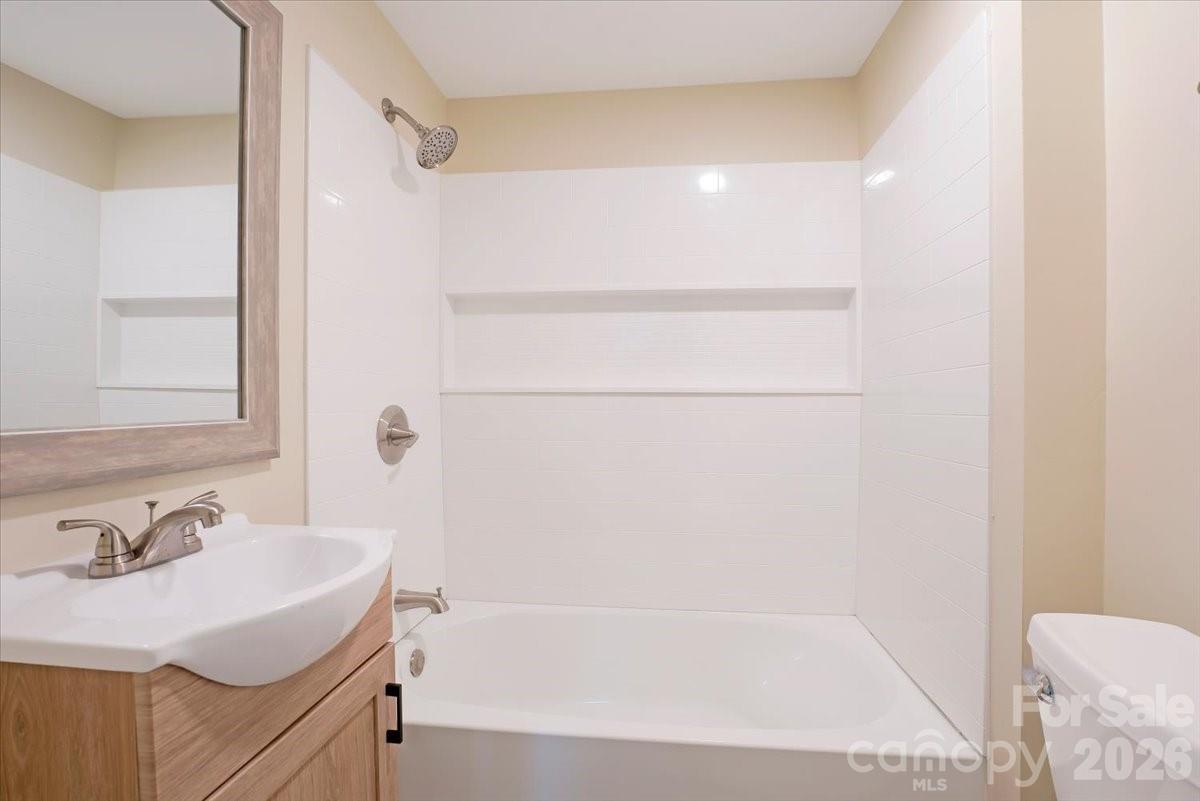 304 S Derby Avenue Property Photo 24