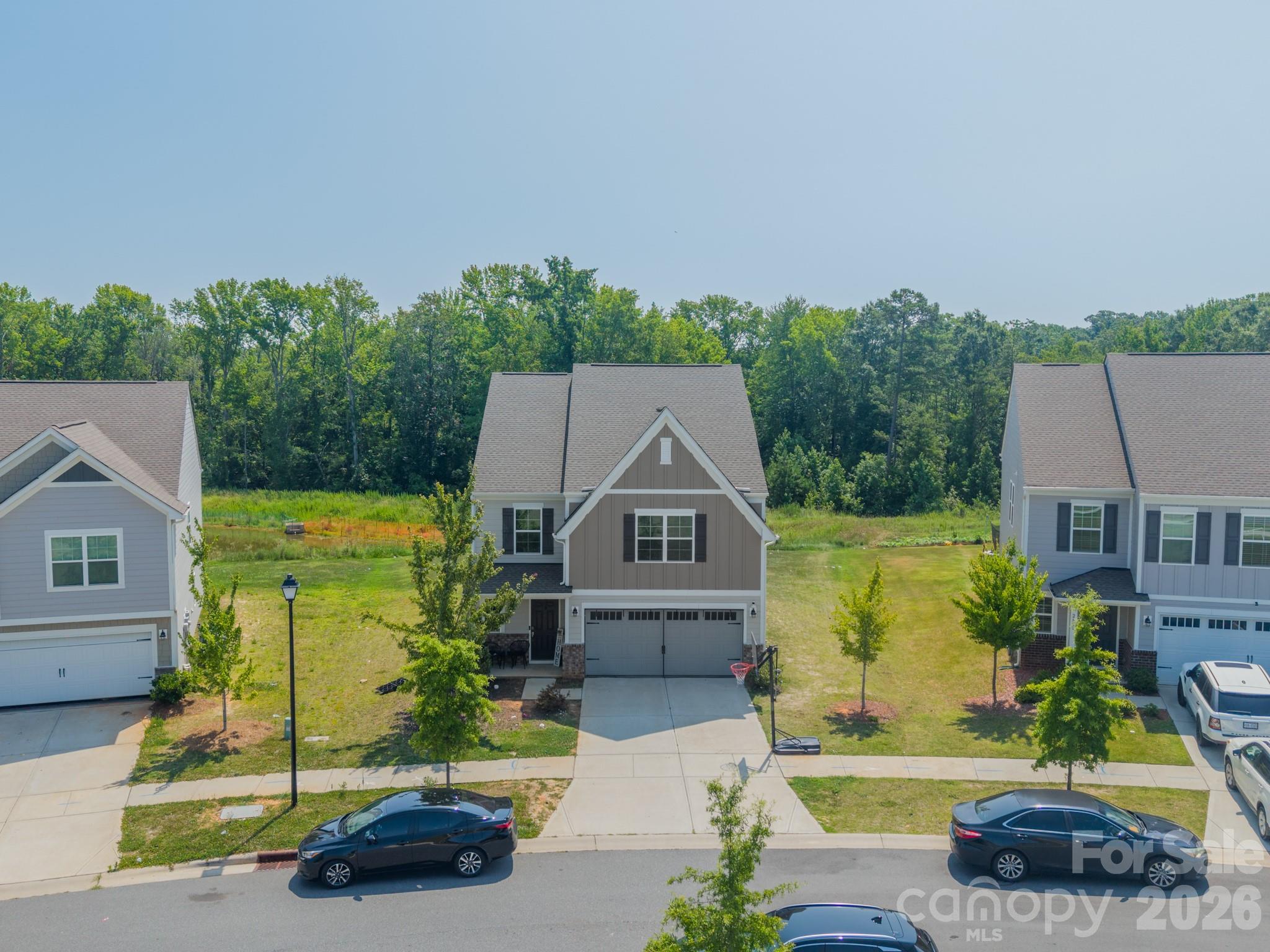 2612 New Summer Court Property Photo 3