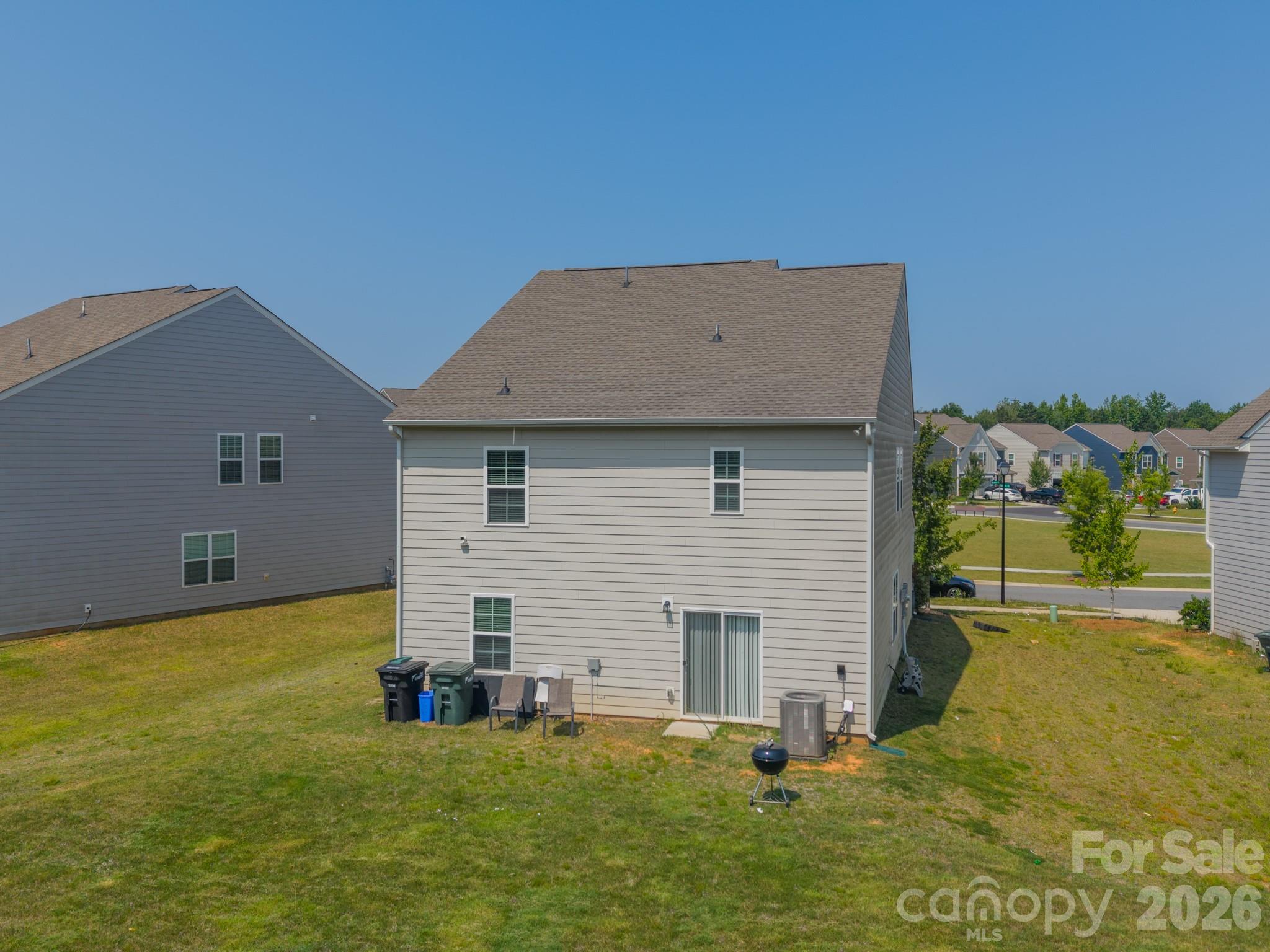2612 New Summer Court Property Photo 4